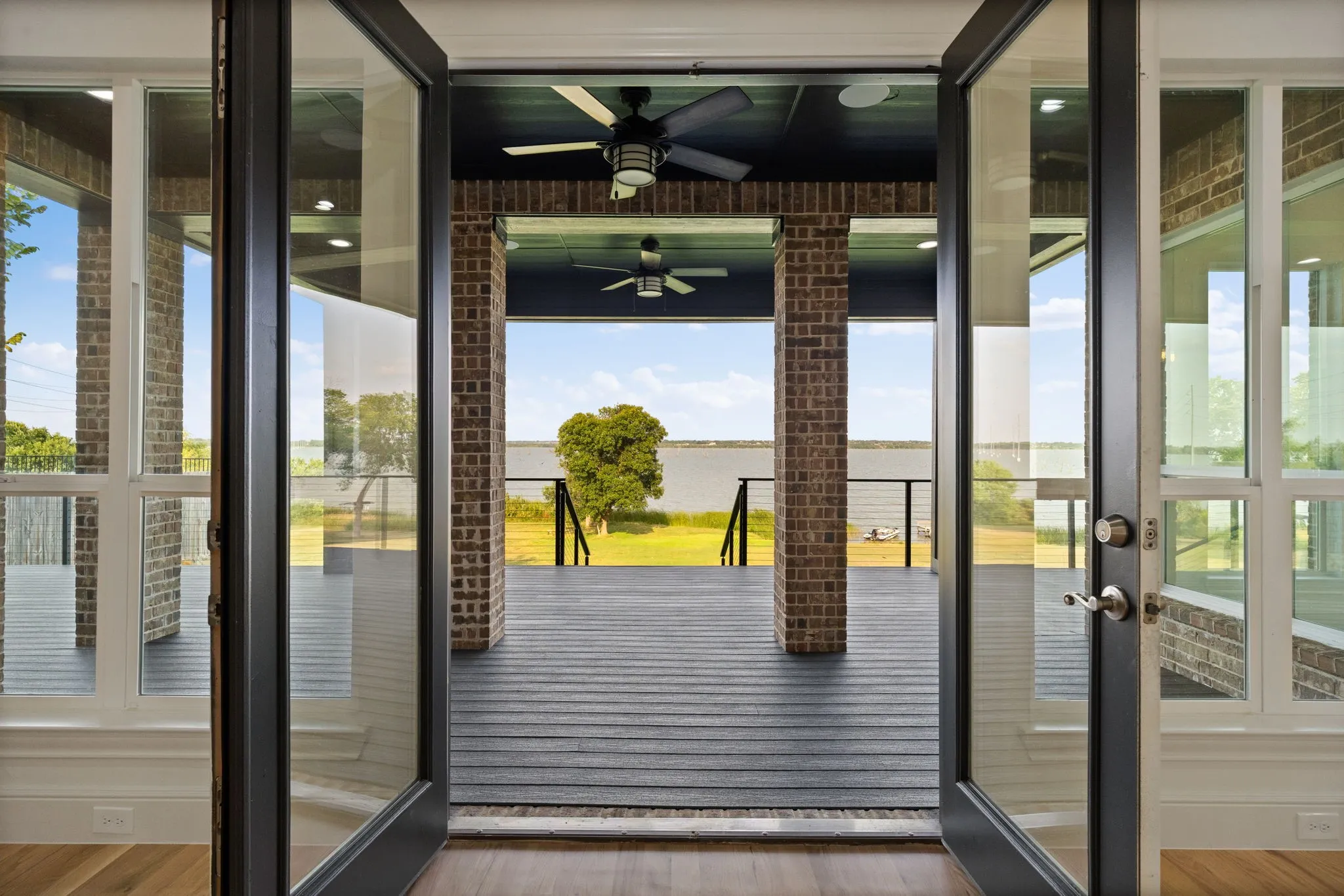 Single Family Residence For Sale in Rockwall County , 3214 Blue Haven Way, Wylie, Texas 75098, 5 Bedroom, 5 Bathroom, 3 Garage spaces, 3,586 Sqft, built in 2016, mls#21332369, Real Estate Agent in Wylie, Homes For Sale in Rockwall county, Homes For Sale in Wylie, Realtor in Wylie Texas, Real Estate Brokerage Independent Realty Texas, Luminita Cordes Realtor