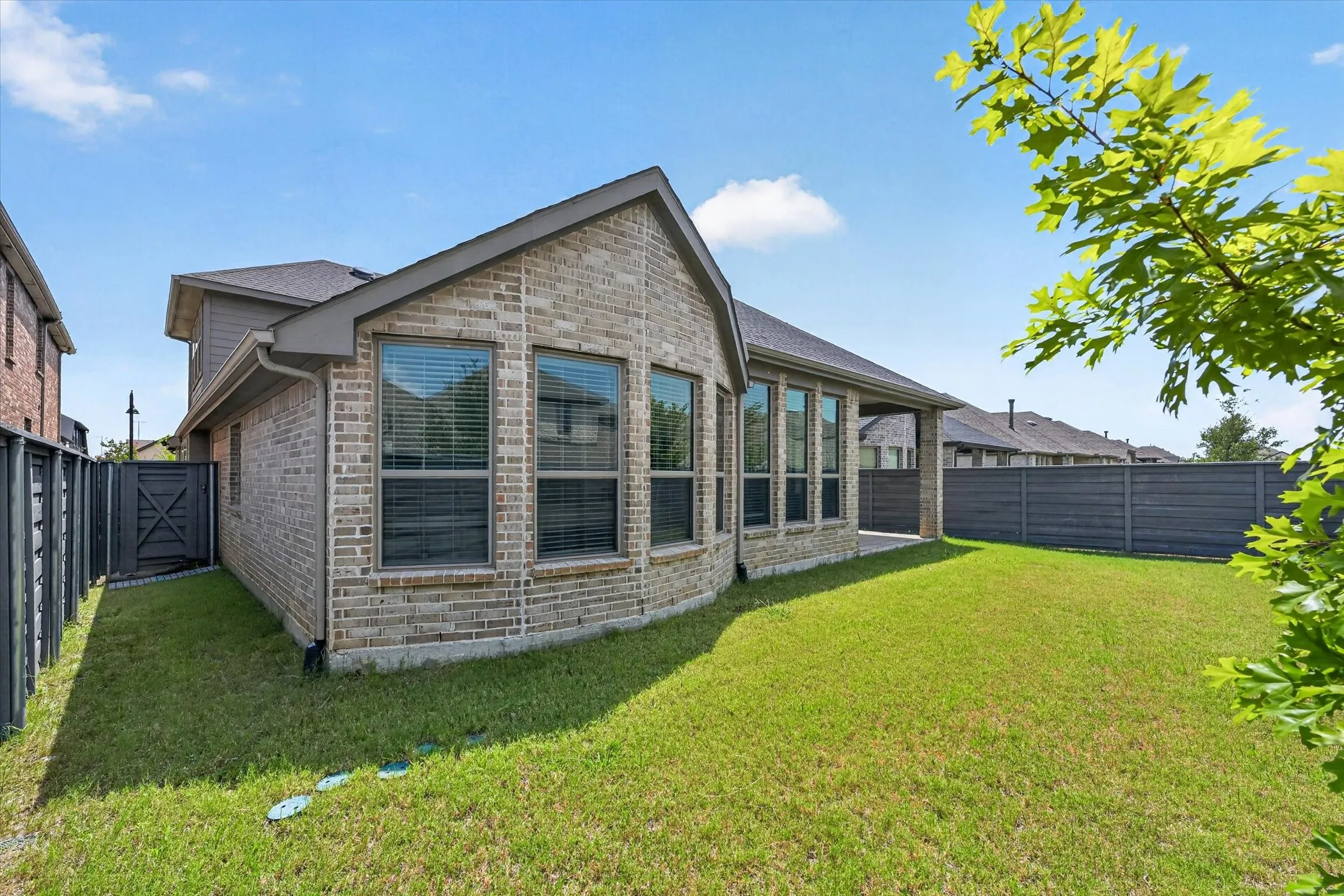 Single Family Residence For Sale in Denton County , 533 Cedarwood Street, Little Elm, Texas 76227, 4 Bedroom, 3 Bathroom, 2 Garage spaces, 2,600 Sqft, built in 2022, mls#21331003, Real Estate Agent in Little Elm, Homes For Sale in Denton county, Homes For Sale in Little Elm, Realtor in Little Elm Texas, Real Estate Brokerage Independent Realty Texas, Luminita Cordes Realtor