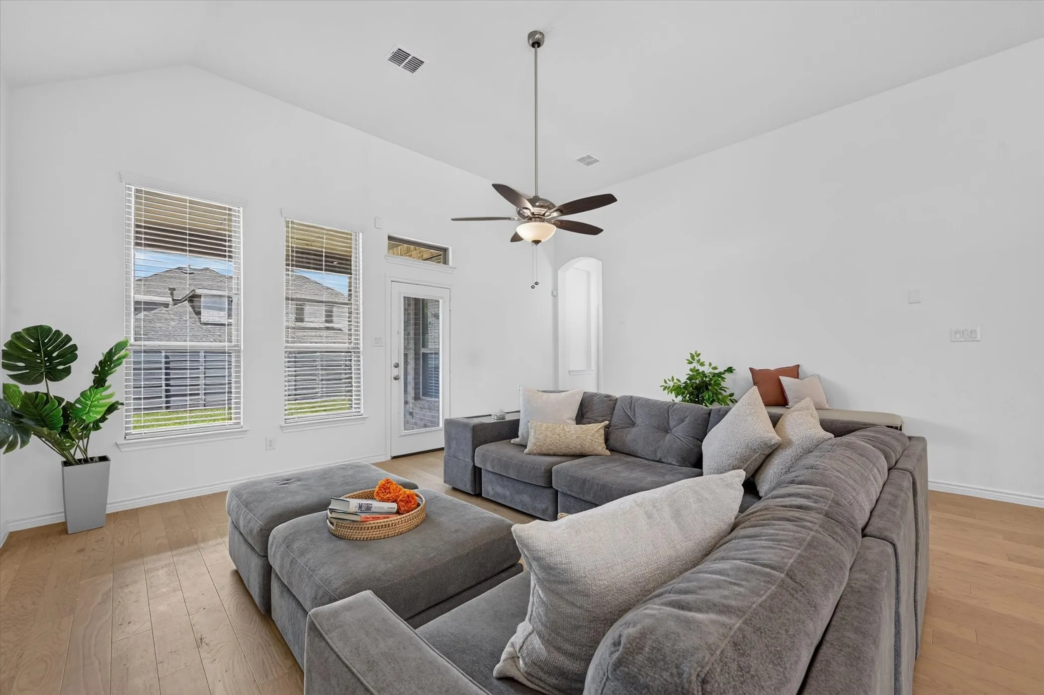 Single Family Residence For Sale in Denton County , 533 Cedarwood Street, Little Elm, Texas 76227, 4 Bedroom, 3 Bathroom, 2 Garage spaces, 2,600 Sqft, built in 2022, mls#21331003, Real Estate Agent in Little Elm, Homes For Sale in Denton county, Homes For Sale in Little Elm, Realtor in Little Elm Texas, Real Estate Brokerage Independent Realty Texas, Luminita Cordes Realtor