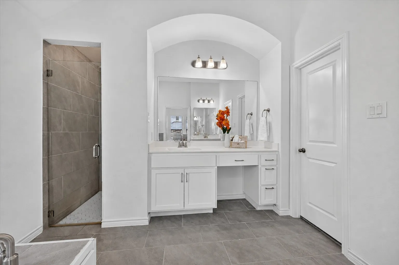Single Family Residence For Sale in Denton County , 533 Cedarwood Street, Little Elm, Texas 76227, 4 Bedroom, 3 Bathroom, 2 Garage spaces, 2,600 Sqft, built in 2022, mls#21331003, Real Estate Agent in Little Elm, Homes For Sale in Denton county, Homes For Sale in Little Elm, Realtor in Little Elm Texas, Real Estate Brokerage Independent Realty Texas, Luminita Cordes Realtor