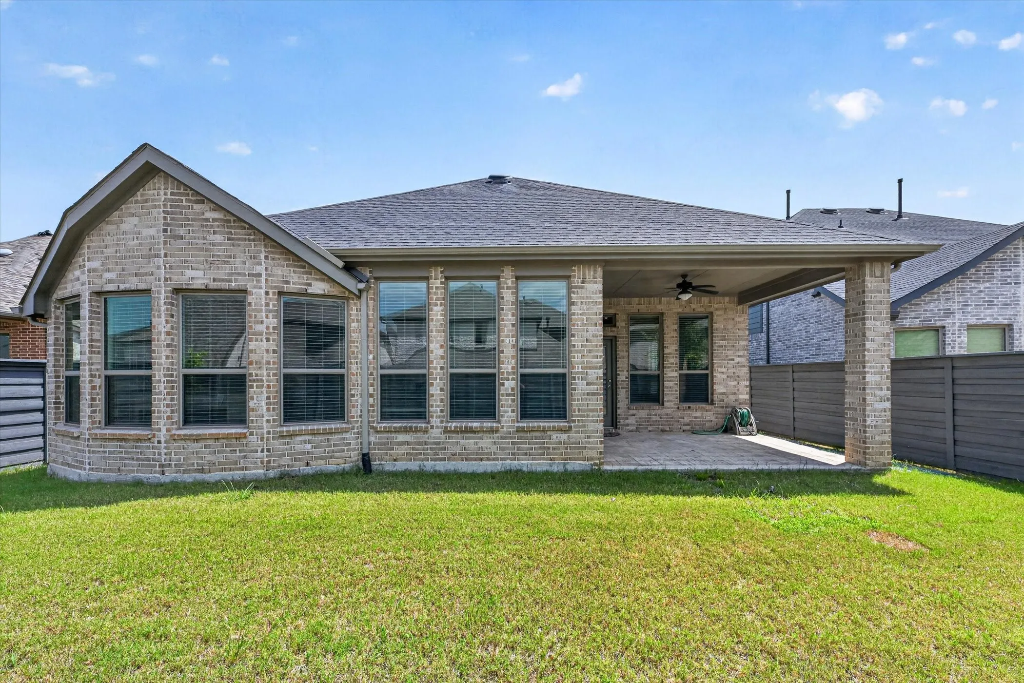 Single Family Residence For Sale in Denton County , 533 Cedarwood Street, Little Elm, Texas 76227, 4 Bedroom, 3 Bathroom, 2 Garage spaces, 2,600 Sqft, built in 2022, mls#21331003, Real Estate Agent in Little Elm, Homes For Sale in Denton county, Homes For Sale in Little Elm, Realtor in Little Elm Texas, Real Estate Brokerage Independent Realty Texas, Luminita Cordes Realtor