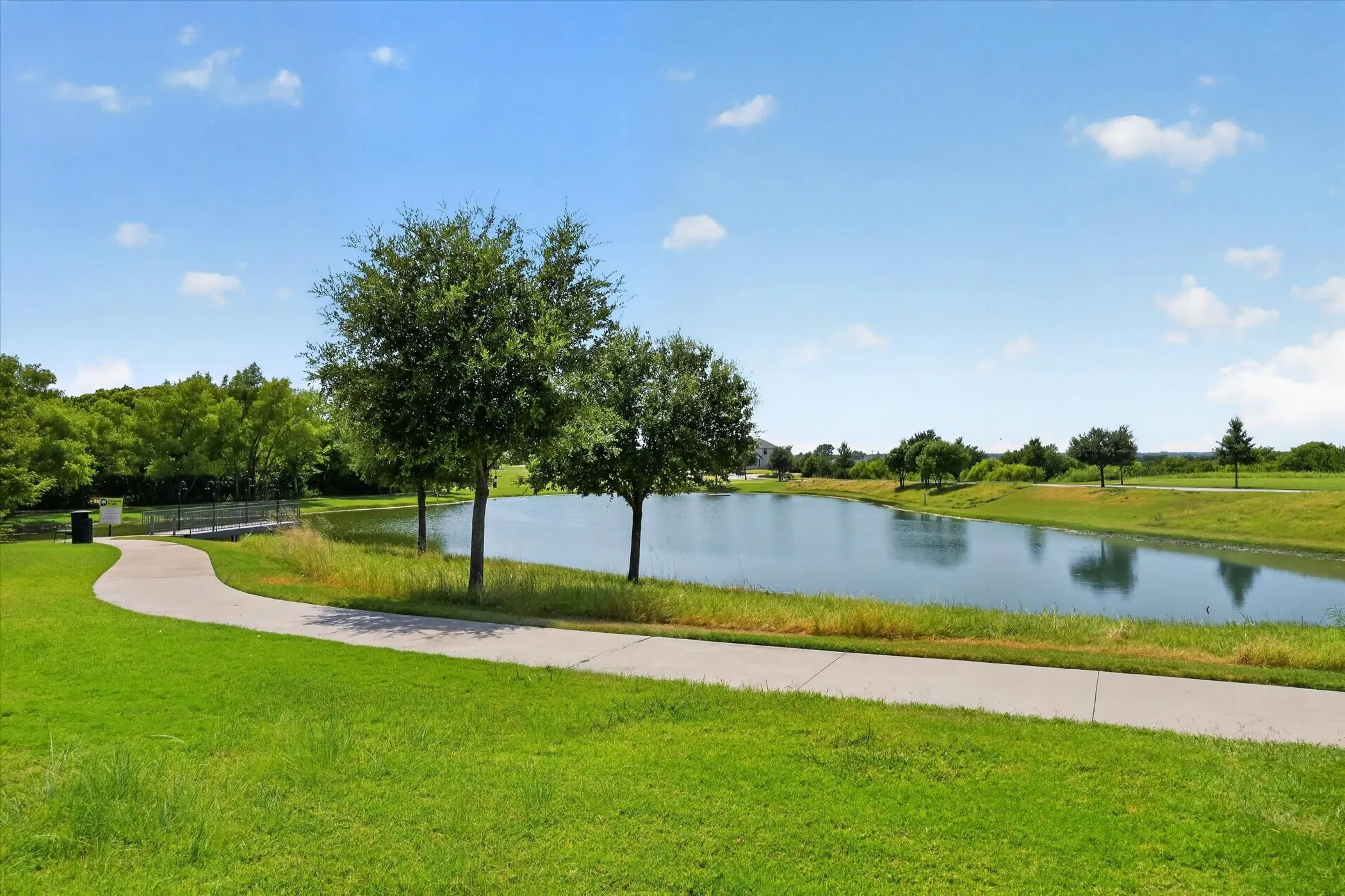 Single Family Residence For Sale in Denton County , 533 Cedarwood Street, Little Elm, Texas 76227, 4 Bedroom, 3 Bathroom, 2 Garage spaces, 2,600 Sqft, built in 2022, mls#21331003, Real Estate Agent in Little Elm, Homes For Sale in Denton county, Homes For Sale in Little Elm, Realtor in Little Elm Texas, Real Estate Brokerage Independent Realty Texas, Luminita Cordes Realtor
