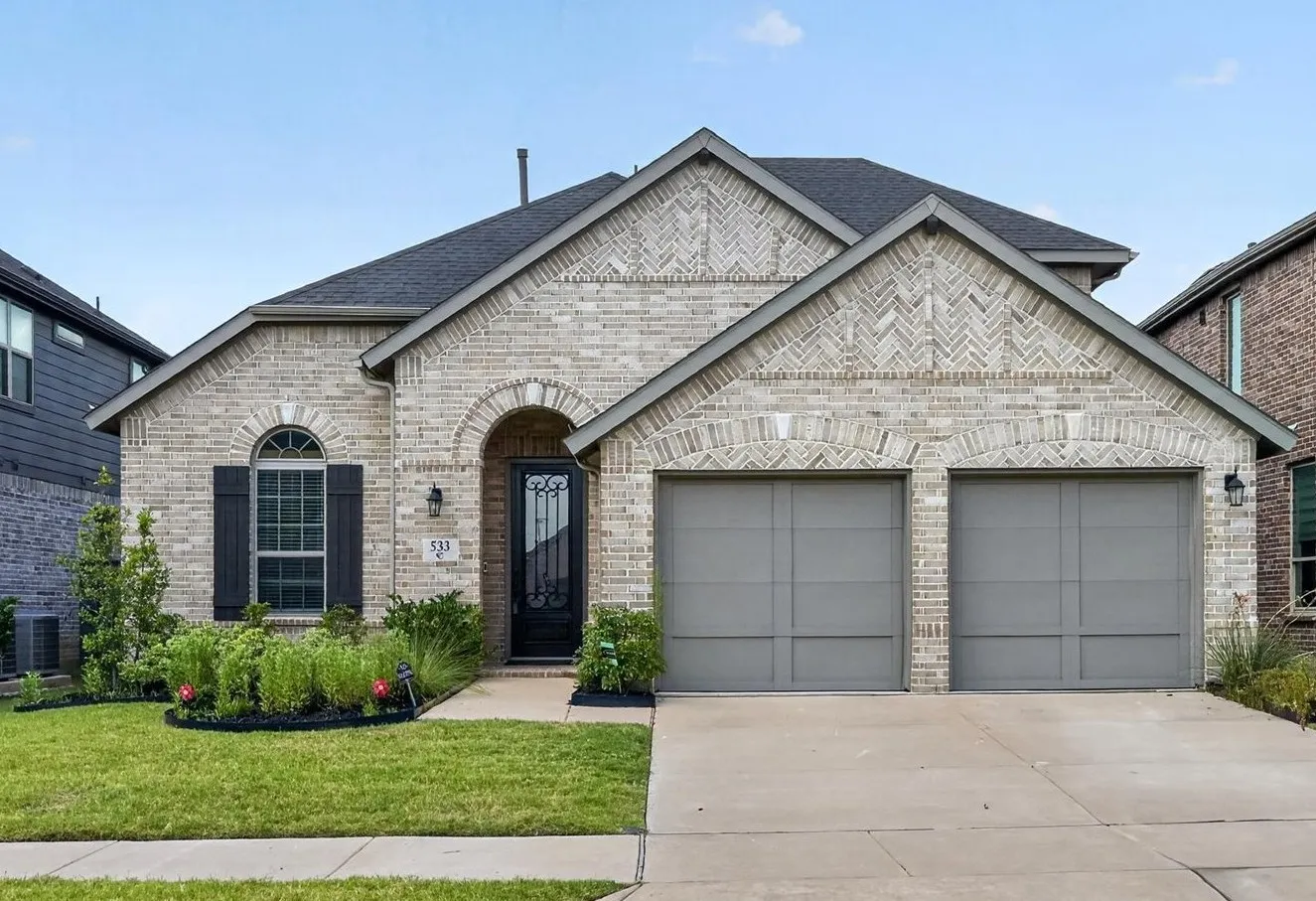Single Family Residence For Sale in Denton County , 533 Cedarwood Street, Little Elm, Texas 76227, 4 Bedroom, 3 Bathroom, 2 Garage spaces, 2,600 Sqft, built in 2022, mls#21331003, Real Estate Agent in Little Elm, Homes For Sale in Denton county, Homes For Sale in Little Elm, Realtor in Little Elm Texas, Real Estate Brokerage Independent Realty Texas, Luminita Cordes Realtor