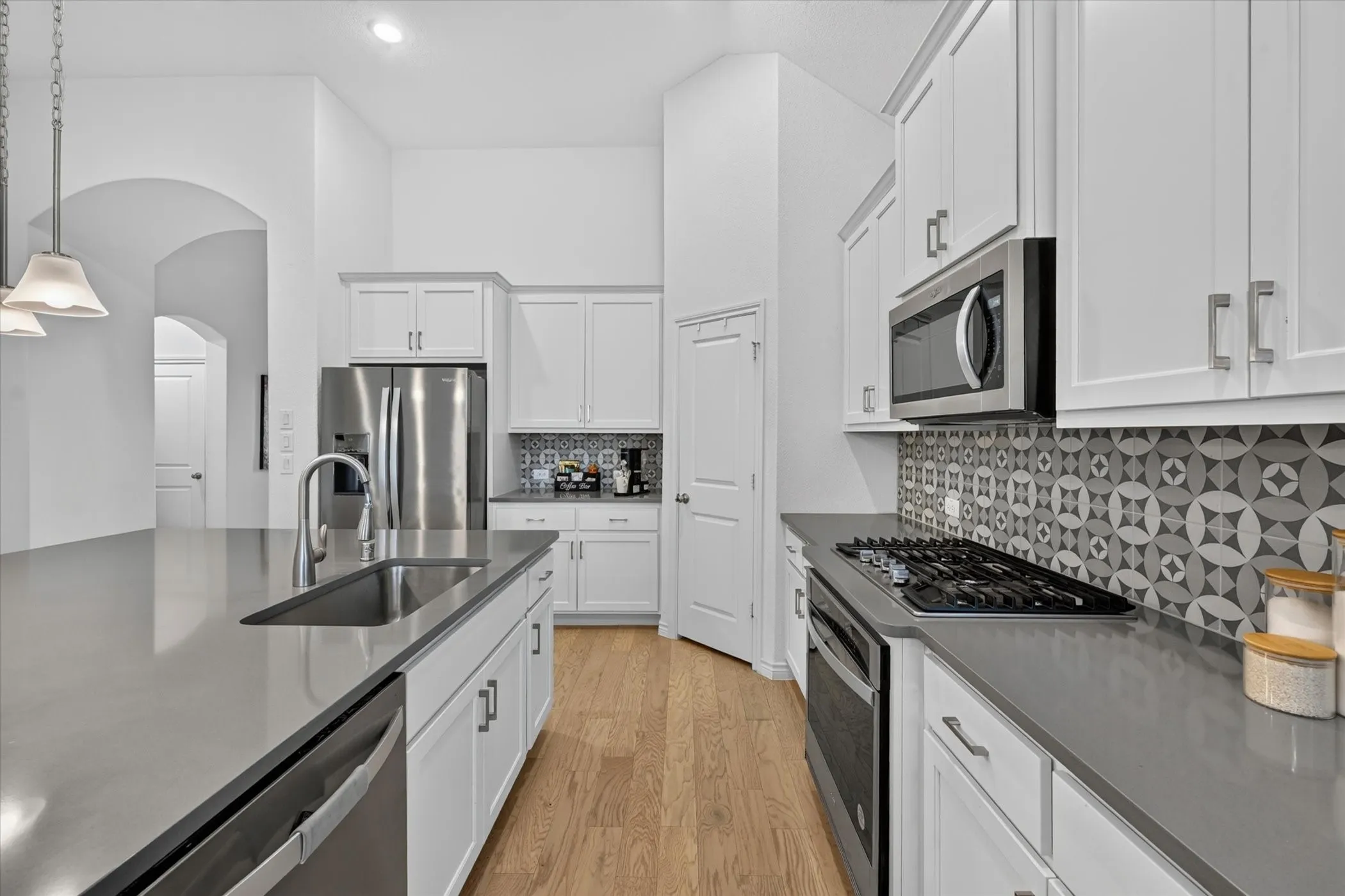 Single Family Residence For Sale in Denton County , 533 Cedarwood Street, Little Elm, Texas 76227, 4 Bedroom, 3 Bathroom, 2 Garage spaces, 2,600 Sqft, built in 2022, mls#21331003, Real Estate Agent in Little Elm, Homes For Sale in Denton county, Homes For Sale in Little Elm, Realtor in Little Elm Texas, Real Estate Brokerage Independent Realty Texas, Luminita Cordes Realtor