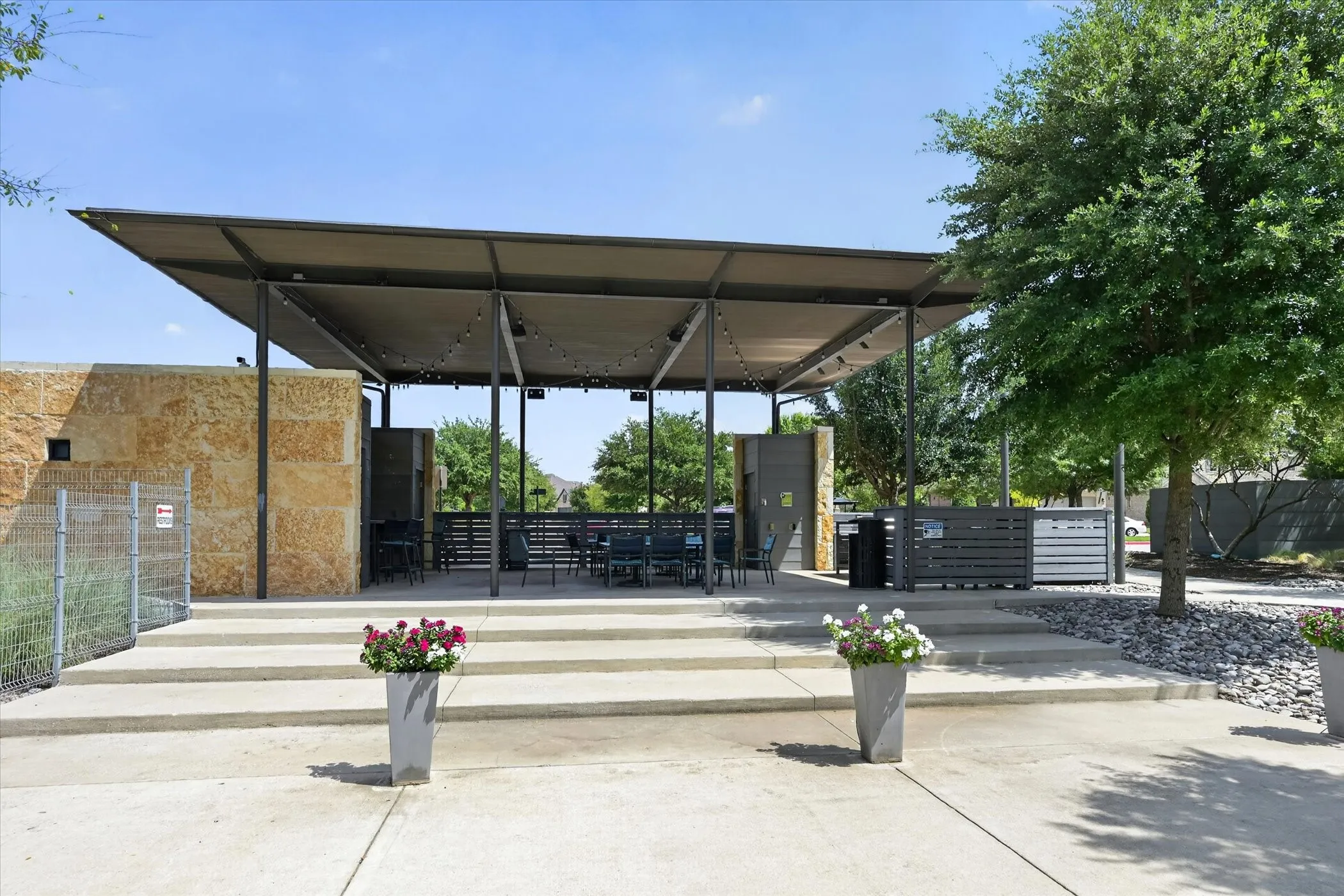 Single Family Residence For Sale in Denton County , 533 Cedarwood Street, Little Elm, Texas 76227, 4 Bedroom, 3 Bathroom, 2 Garage spaces, 2,600 Sqft, built in 2022, mls#21331003, Real Estate Agent in Little Elm, Homes For Sale in Denton county, Homes For Sale in Little Elm, Realtor in Little Elm Texas, Real Estate Brokerage Independent Realty Texas, Luminita Cordes Realtor
