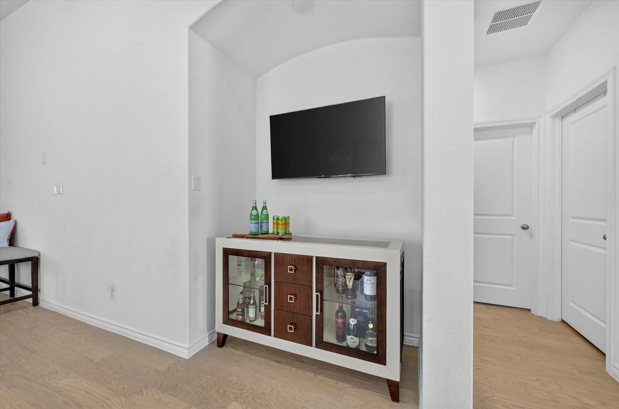 Single Family Residence For Sale in Denton County , 533 Cedarwood Street, Little Elm, Texas 76227, 4 Bedroom, 3 Bathroom, 2 Garage spaces, 2,600 Sqft, built in 2022, mls#21331003, Real Estate Agent in Little Elm, Homes For Sale in Denton county, Homes For Sale in Little Elm, Realtor in Little Elm Texas, Real Estate Brokerage Independent Realty Texas, Luminita Cordes Realtor