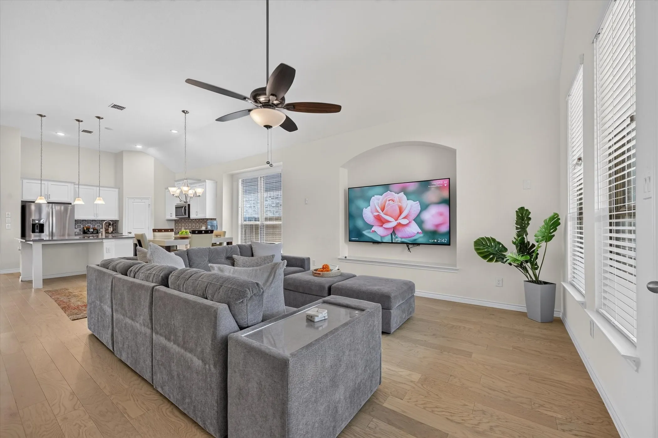 Single Family Residence For Sale in Denton County , 533 Cedarwood Street, Little Elm, Texas 76227, 4 Bedroom, 3 Bathroom, 2 Garage spaces, 2,600 Sqft, built in 2022, mls#21331003, Real Estate Agent in Little Elm, Homes For Sale in Denton county, Homes For Sale in Little Elm, Realtor in Little Elm Texas, Real Estate Brokerage Independent Realty Texas, Luminita Cordes Realtor