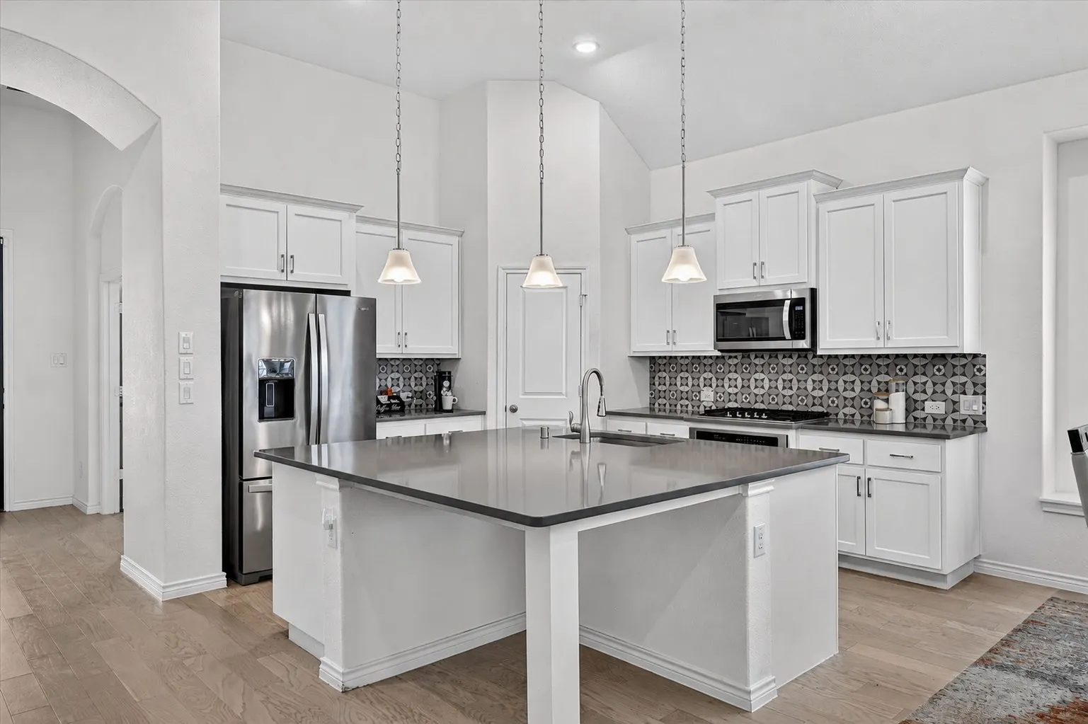 Single Family Residence For Sale in Denton County , 533 Cedarwood Street, Little Elm, Texas 76227, 4 Bedroom, 3 Bathroom, 2 Garage spaces, 2,600 Sqft, built in 2022, mls#21331003, Real Estate Agent in Little Elm, Homes For Sale in Denton county, Homes For Sale in Little Elm, Realtor in Little Elm Texas, Real Estate Brokerage Independent Realty Texas, Luminita Cordes Realtor