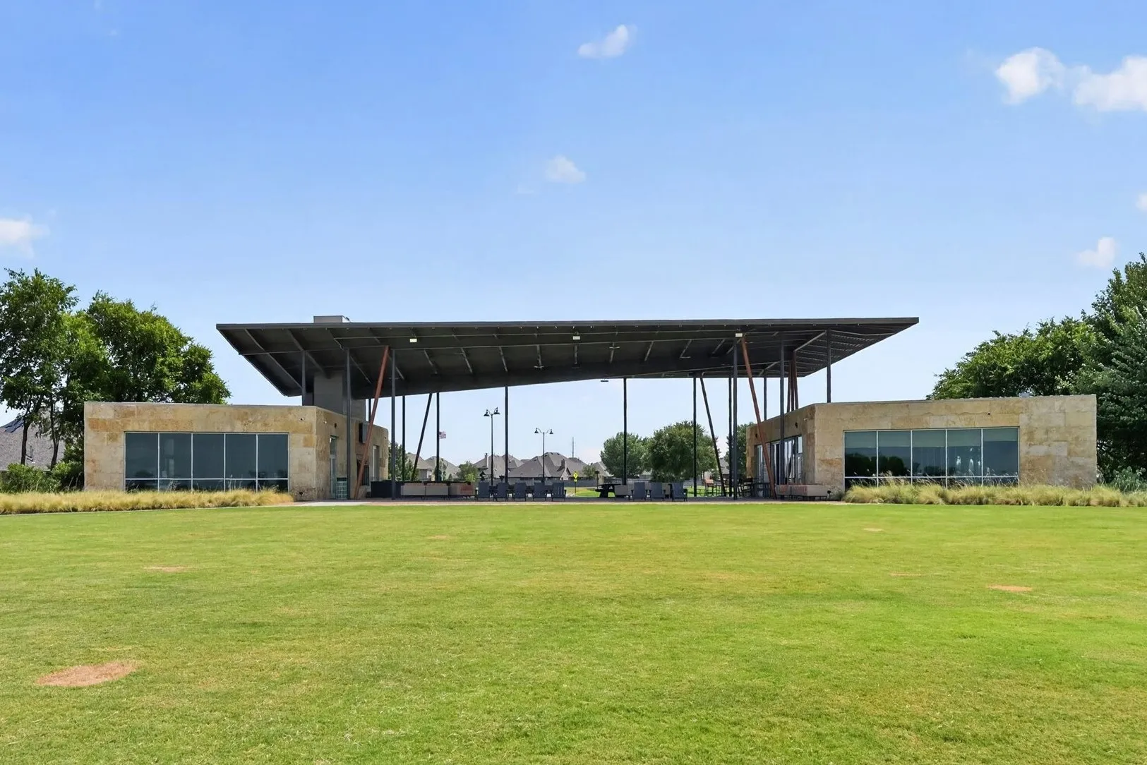 Single Family Residence For Sale in Denton County , 533 Cedarwood Street, Little Elm, Texas 76227, 4 Bedroom, 3 Bathroom, 2 Garage spaces, 2,600 Sqft, built in 2022, mls#21331003, Real Estate Agent in Little Elm, Homes For Sale in Denton county, Homes For Sale in Little Elm, Realtor in Little Elm Texas, Real Estate Brokerage Independent Realty Texas, Luminita Cordes Realtor