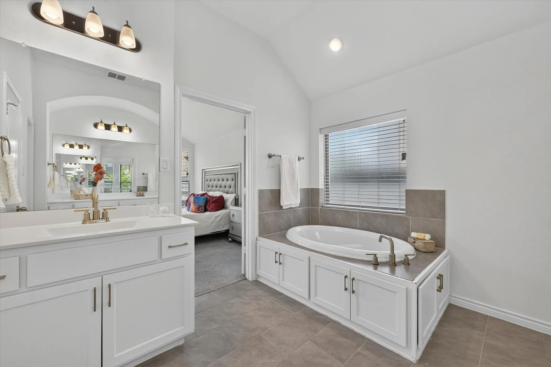Single Family Residence For Sale in Denton County , 533 Cedarwood Street, Little Elm, Texas 76227, 4 Bedroom, 3 Bathroom, 2 Garage spaces, 2,600 Sqft, built in 2022, mls#21331003, Real Estate Agent in Little Elm, Homes For Sale in Denton county, Homes For Sale in Little Elm, Realtor in Little Elm Texas, Real Estate Brokerage Independent Realty Texas, Luminita Cordes Realtor