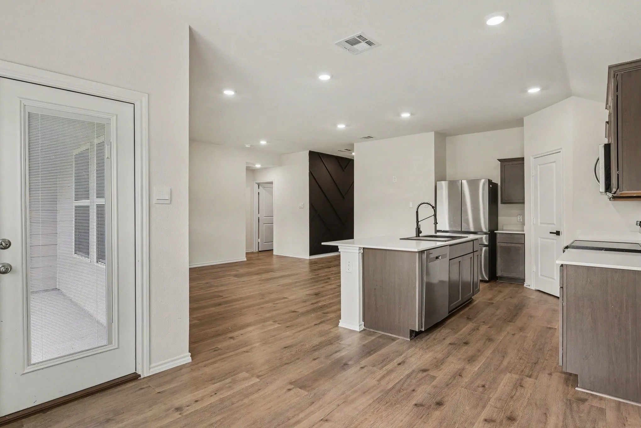 Single Family Residence For Sale in Hunt County , 217 Red Stream Way, Caddo Mills, Texas 75135, 3 Bedroom, 2 Bathroom, 2 Garage spaces, 1,476 Sqft, built in 2023, mls#21332430, Real Estate Agent in Caddo Mills, Homes For Sale in Hunt county, Homes For Sale in Caddo Mills, Realtor in Caddo Mills Texas, Real Estate Brokerage Independent Realty Texas, Luminita Cordes Realtor