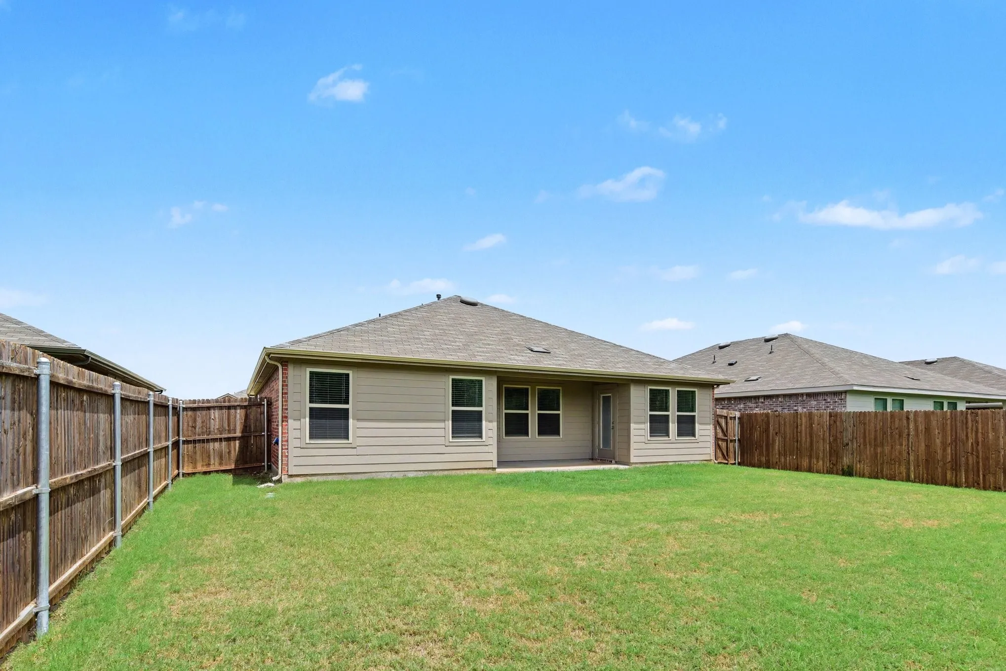 Single Family Residence For Sale in Hunt County , 217 Red Stream Way, Caddo Mills, Texas 75135, 3 Bedroom, 2 Bathroom, 2 Garage spaces, 1,476 Sqft, built in 2023, mls#21332430, Real Estate Agent in Caddo Mills, Homes For Sale in Hunt county, Homes For Sale in Caddo Mills, Realtor in Caddo Mills Texas, Real Estate Brokerage Independent Realty Texas, Luminita Cordes Realtor