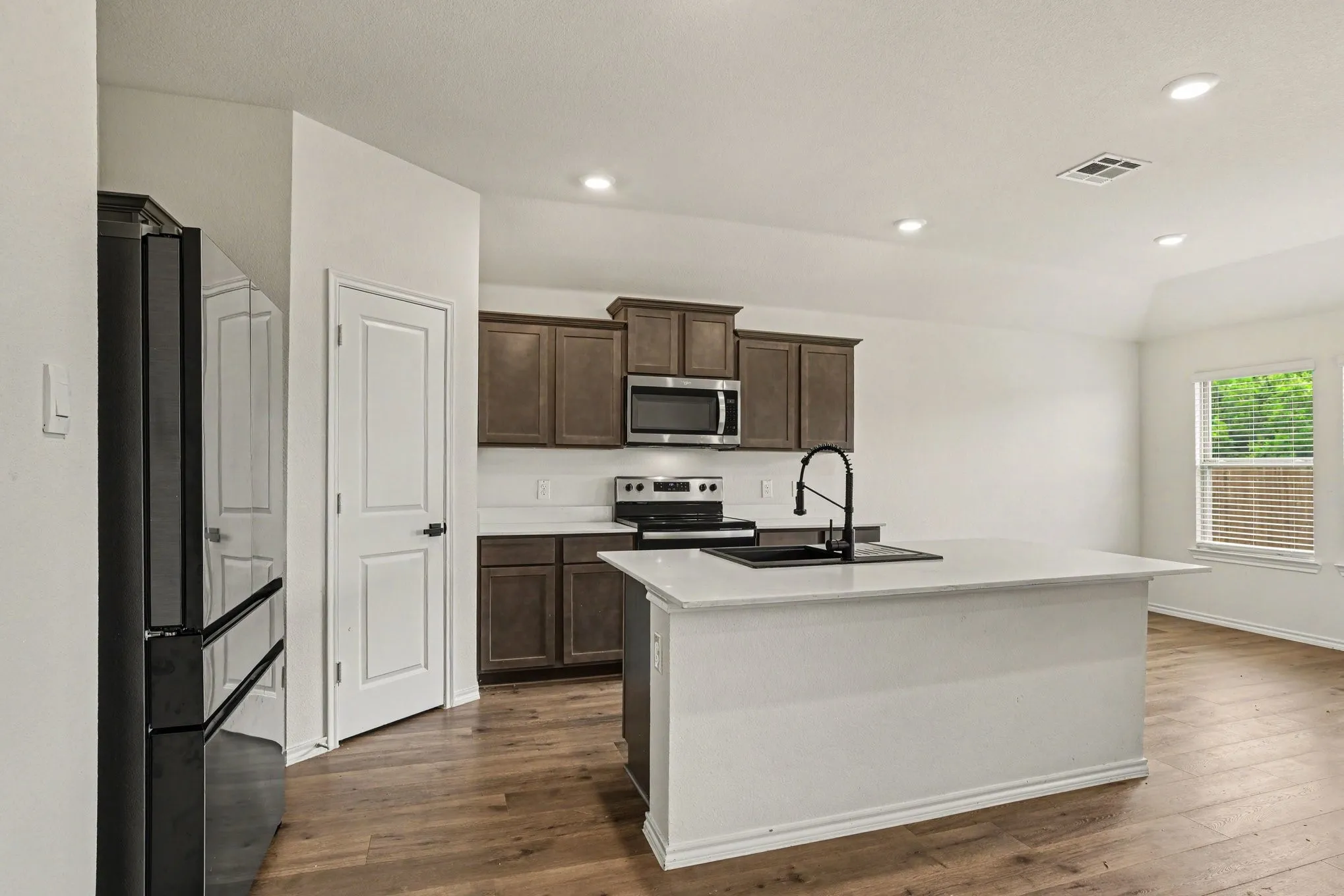 Single Family Residence For Sale in Hunt County , 217 Red Stream Way, Caddo Mills, Texas 75135, 3 Bedroom, 2 Bathroom, 2 Garage spaces, 1,476 Sqft, built in 2023, mls#21332430, Real Estate Agent in Caddo Mills, Homes For Sale in Hunt county, Homes For Sale in Caddo Mills, Realtor in Caddo Mills Texas, Real Estate Brokerage Independent Realty Texas, Luminita Cordes Realtor