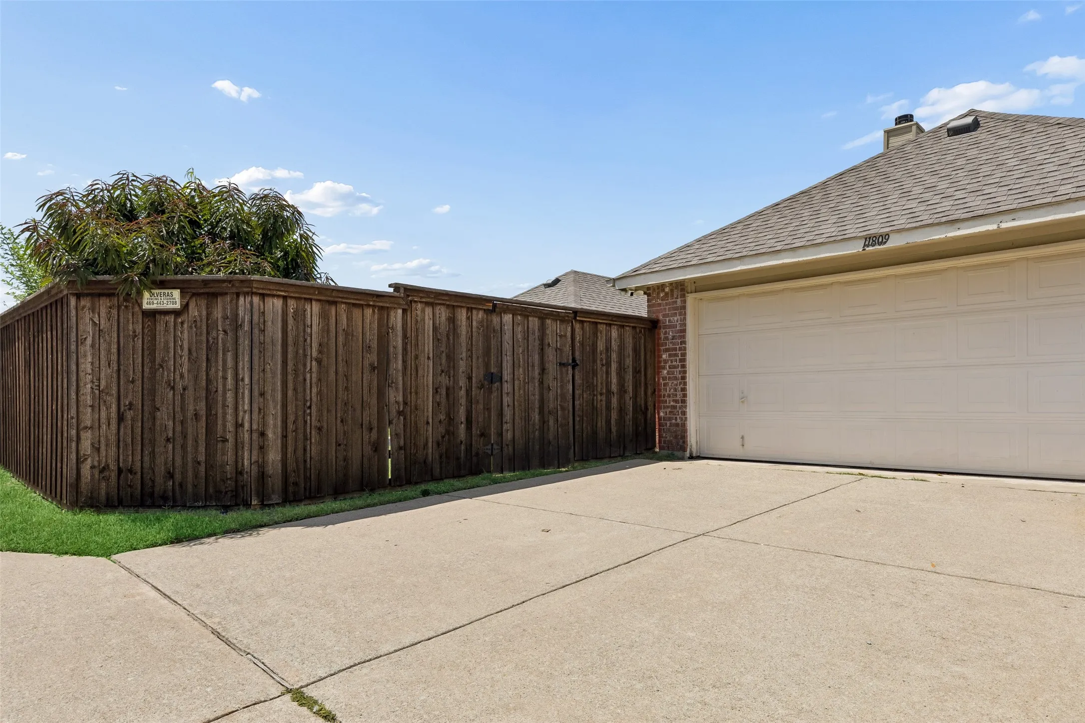 Single Family Residence For Sale in Collin County , 11809 Woodland Way, Frisco, Texas 75035, 4 Bedroom, 2 Bathroom, 2 Garage spaces, 2,090 Sqft, built in 1998, mls#21332061, Real Estate Agent in Frisco, Homes For Sale in Collin county, Homes For Sale in Frisco, Realtor in Frisco Texas, Real Estate Brokerage Independent Realty Texas, Luminita Cordes Realtor