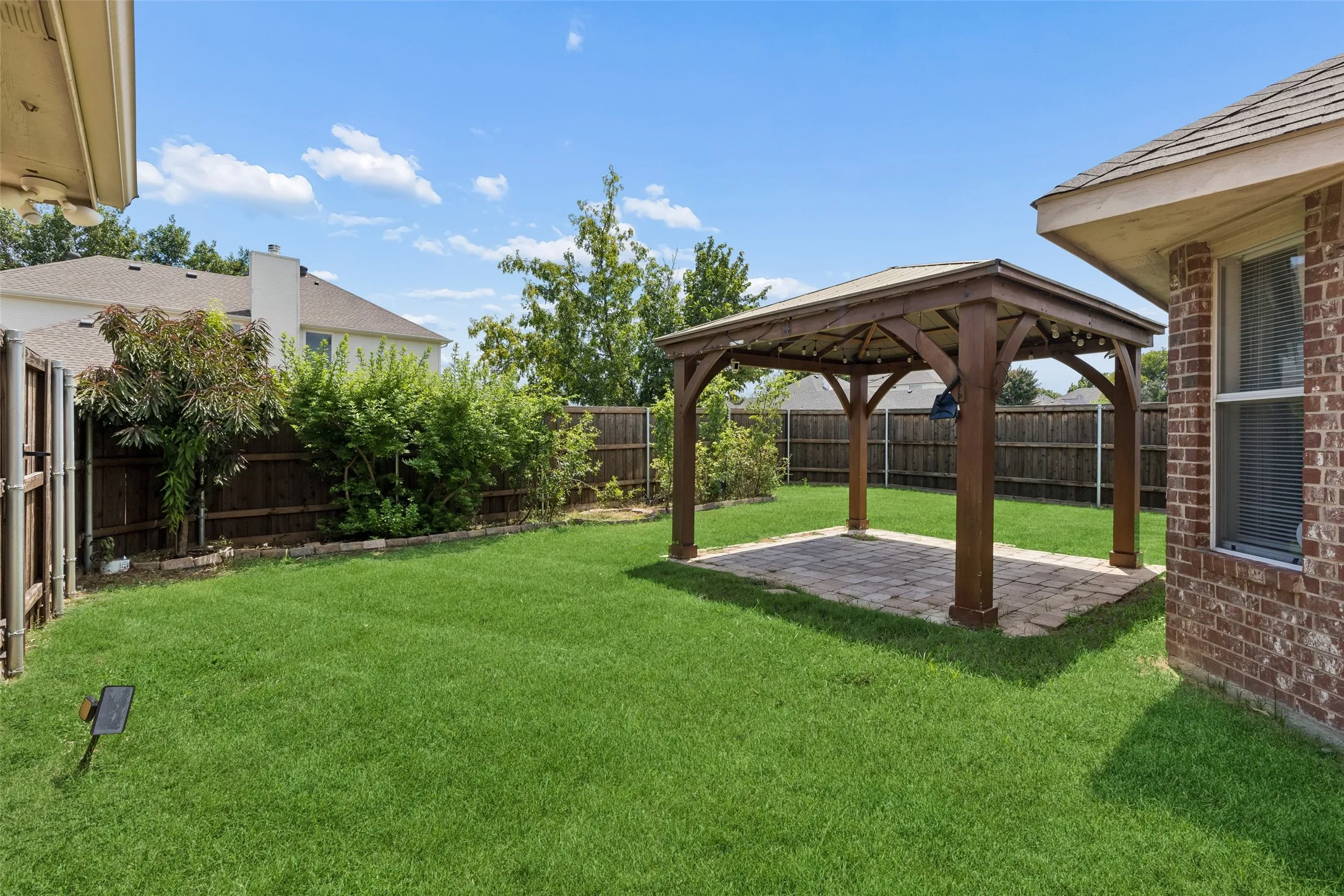 Single Family Residence For Sale in Collin County , 11809 Woodland Way, Frisco, Texas 75035, 4 Bedroom, 2 Bathroom, 2 Garage spaces, 2,090 Sqft, built in 1998, mls#21332061, Real Estate Agent in Frisco, Homes For Sale in Collin county, Homes For Sale in Frisco, Realtor in Frisco Texas, Real Estate Brokerage Independent Realty Texas, Luminita Cordes Realtor