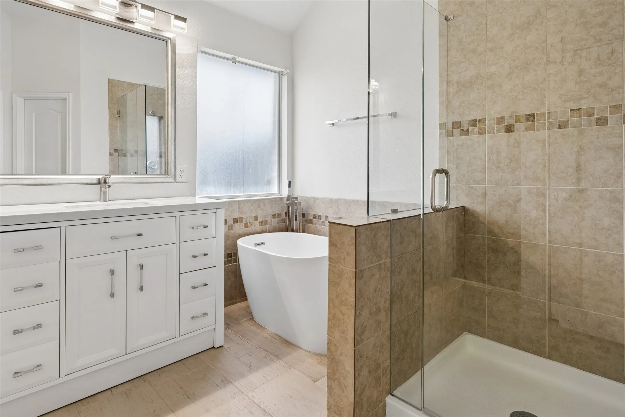 Single Family Residence For Sale in Collin County , 11809 Woodland Way, Frisco, Texas 75035, 4 Bedroom, 2 Bathroom, 2 Garage spaces, 2,090 Sqft, built in 1998, mls#21332061, Real Estate Agent in Frisco, Homes For Sale in Collin county, Homes For Sale in Frisco, Realtor in Frisco Texas, Real Estate Brokerage Independent Realty Texas, Luminita Cordes Realtor