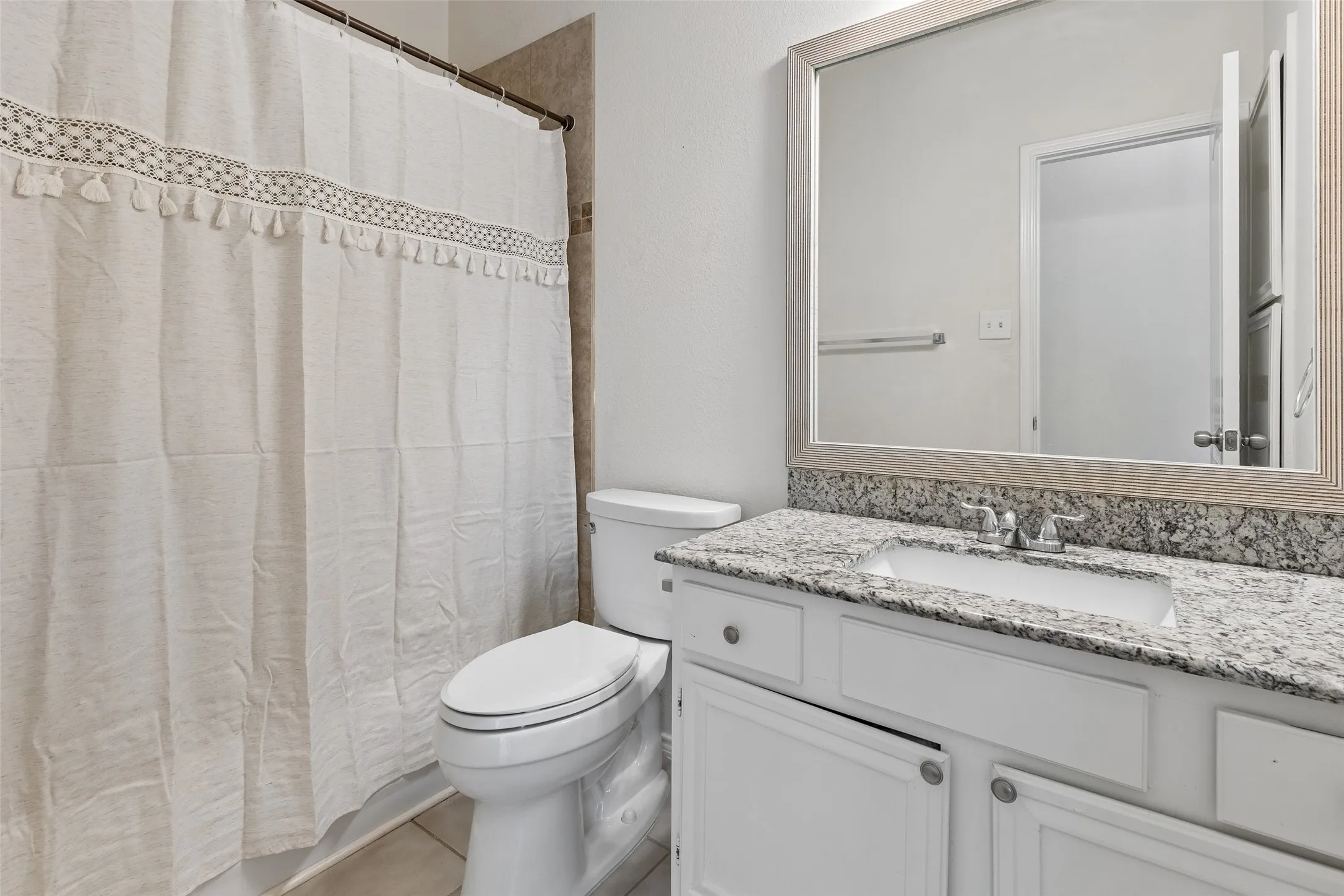 Single Family Residence For Sale in Collin County , 11809 Woodland Way, Frisco, Texas 75035, 4 Bedroom, 2 Bathroom, 2 Garage spaces, 2,090 Sqft, built in 1998, mls#21332061, Real Estate Agent in Frisco, Homes For Sale in Collin county, Homes For Sale in Frisco, Realtor in Frisco Texas, Real Estate Brokerage Independent Realty Texas, Luminita Cordes Realtor