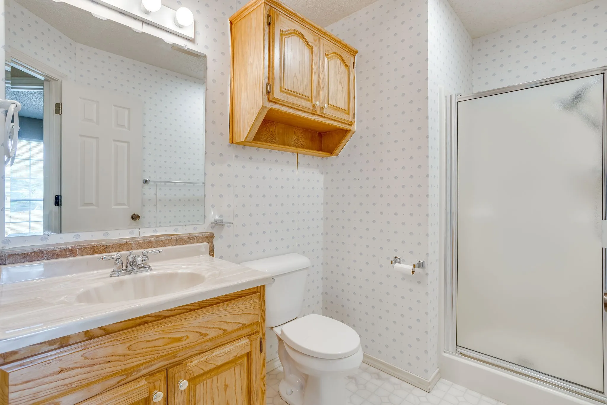Single Family Residence For Sale in Hill County , 22011 Pebble Drive, Whitney, Texas 76692, 4 Bedroom, 3 Bathroom, 2 Garage spaces, 2,274 Sqft, built in 1996, mls#21330043, Real Estate Agent in Whitney, Homes For Sale in Hill county, Homes For Sale in Whitney, Realtor in Whitney Texas, Real Estate Brokerage Independent Realty Texas, Luminita Cordes Realtor