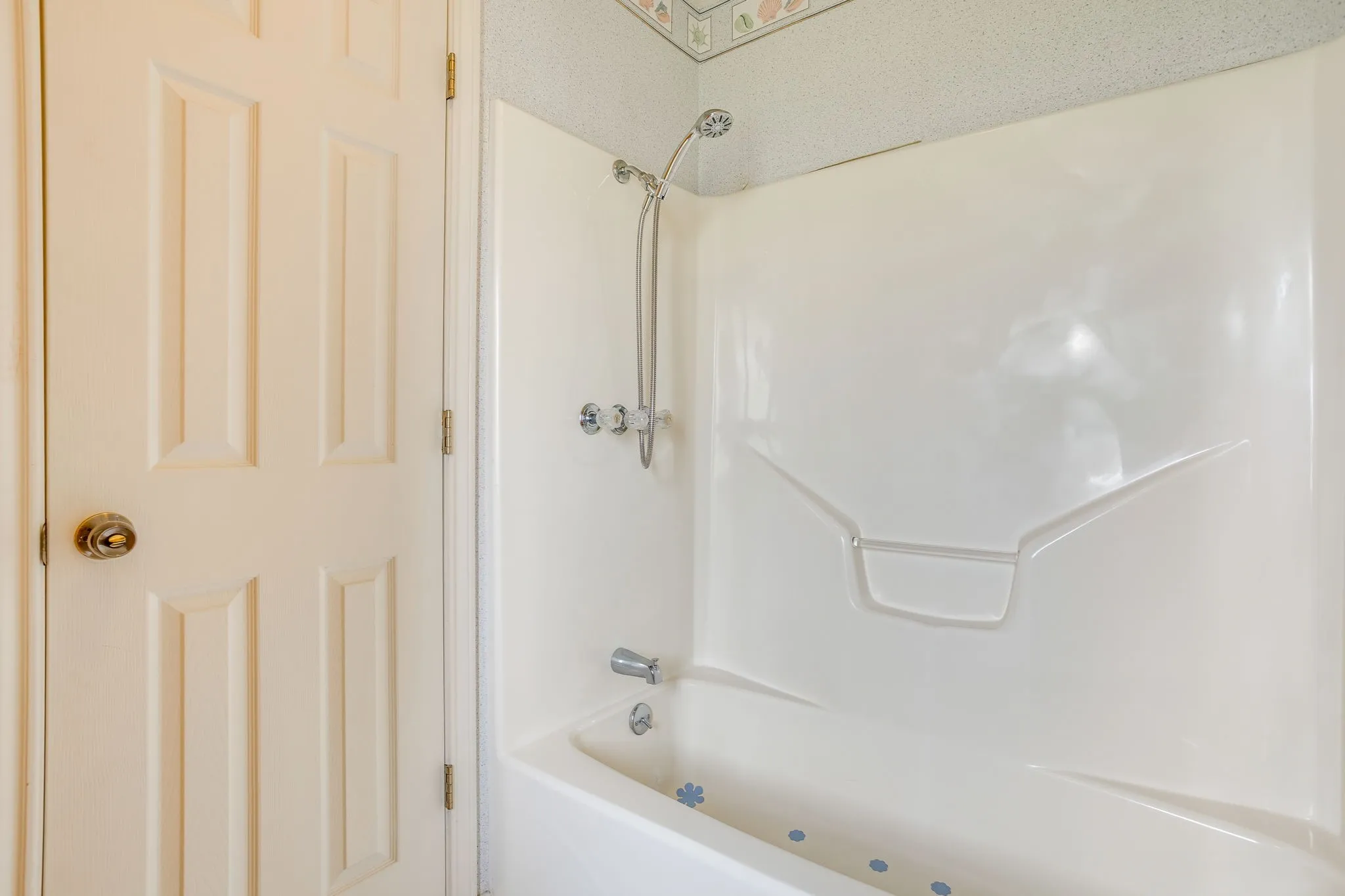Single Family Residence For Sale in Hill County , 22011 Pebble Drive, Whitney, Texas 76692, 4 Bedroom, 3 Bathroom, 2 Garage spaces, 2,274 Sqft, built in 1996, mls#21330043, Real Estate Agent in Whitney, Homes For Sale in Hill county, Homes For Sale in Whitney, Realtor in Whitney Texas, Real Estate Brokerage Independent Realty Texas, Luminita Cordes Realtor