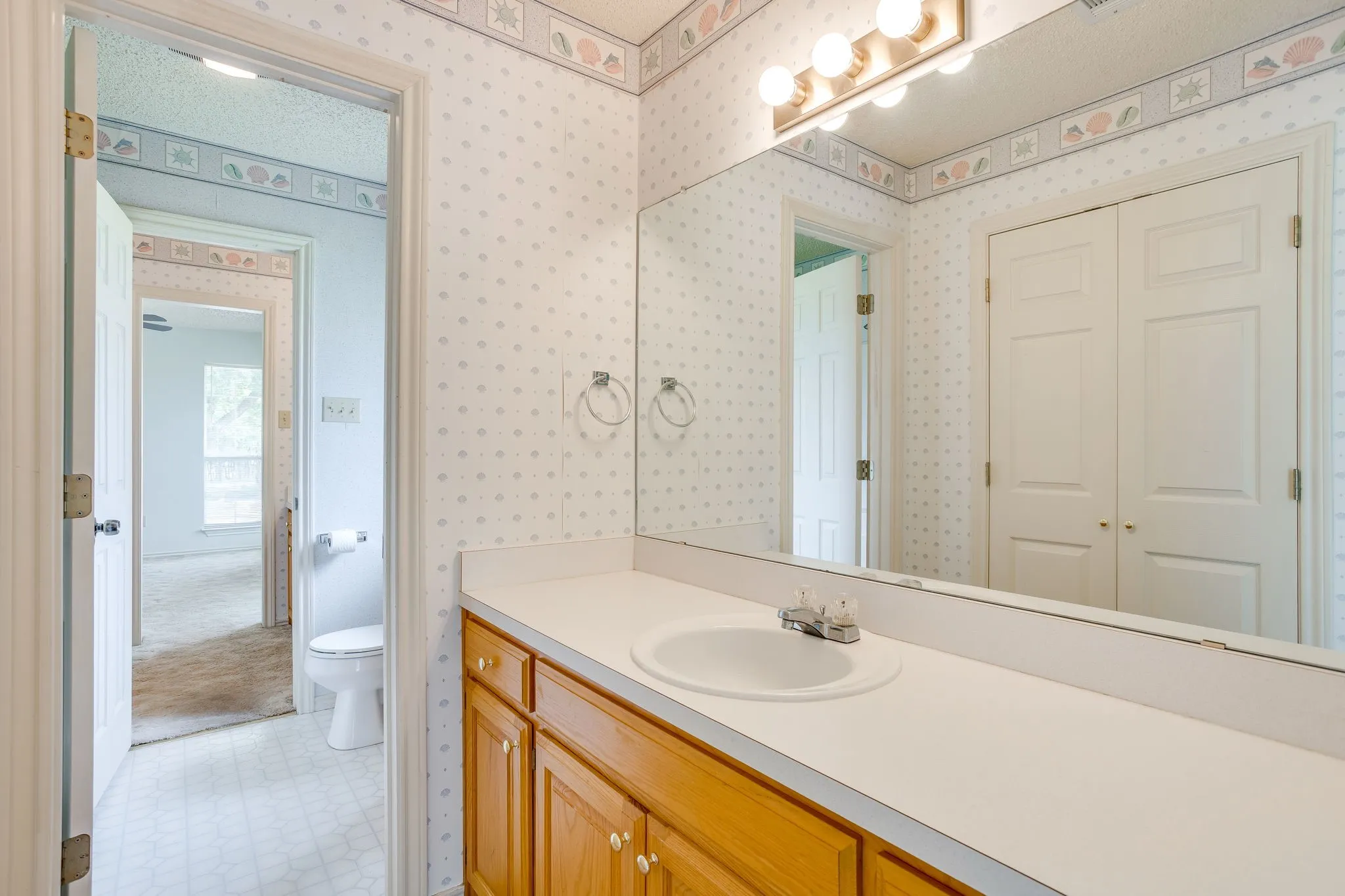 Single Family Residence For Sale in Hill County , 22011 Pebble Drive, Whitney, Texas 76692, 4 Bedroom, 3 Bathroom, 2 Garage spaces, 2,274 Sqft, built in 1996, mls#21330043, Real Estate Agent in Whitney, Homes For Sale in Hill county, Homes For Sale in Whitney, Realtor in Whitney Texas, Real Estate Brokerage Independent Realty Texas, Luminita Cordes Realtor