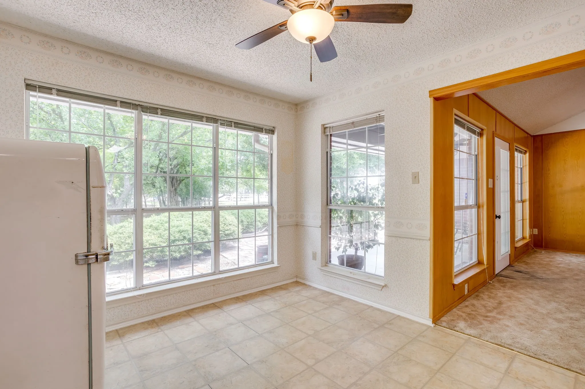 Single Family Residence For Sale in Hill County , 22011 Pebble Drive, Whitney, Texas 76692, 4 Bedroom, 3 Bathroom, 2 Garage spaces, 2,274 Sqft, built in 1996, mls#21330043, Real Estate Agent in Whitney, Homes For Sale in Hill county, Homes For Sale in Whitney, Realtor in Whitney Texas, Real Estate Brokerage Independent Realty Texas, Luminita Cordes Realtor