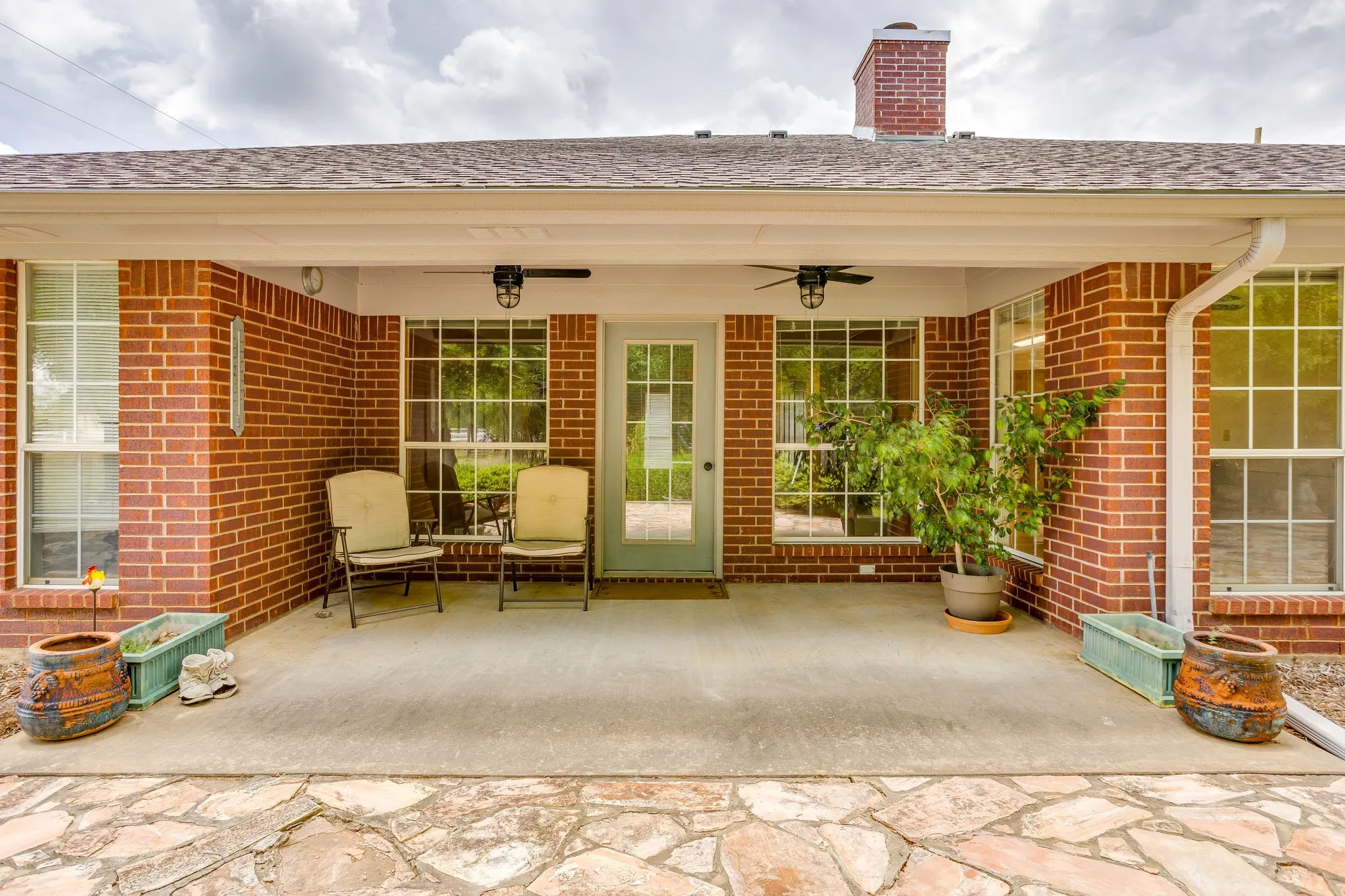 Single Family Residence For Sale in Hill County , 22011 Pebble Drive, Whitney, Texas 76692, 4 Bedroom, 3 Bathroom, 2 Garage spaces, 2,274 Sqft, built in 1996, mls#21330043, Real Estate Agent in Whitney, Homes For Sale in Hill county, Homes For Sale in Whitney, Realtor in Whitney Texas, Real Estate Brokerage Independent Realty Texas, Luminita Cordes Realtor