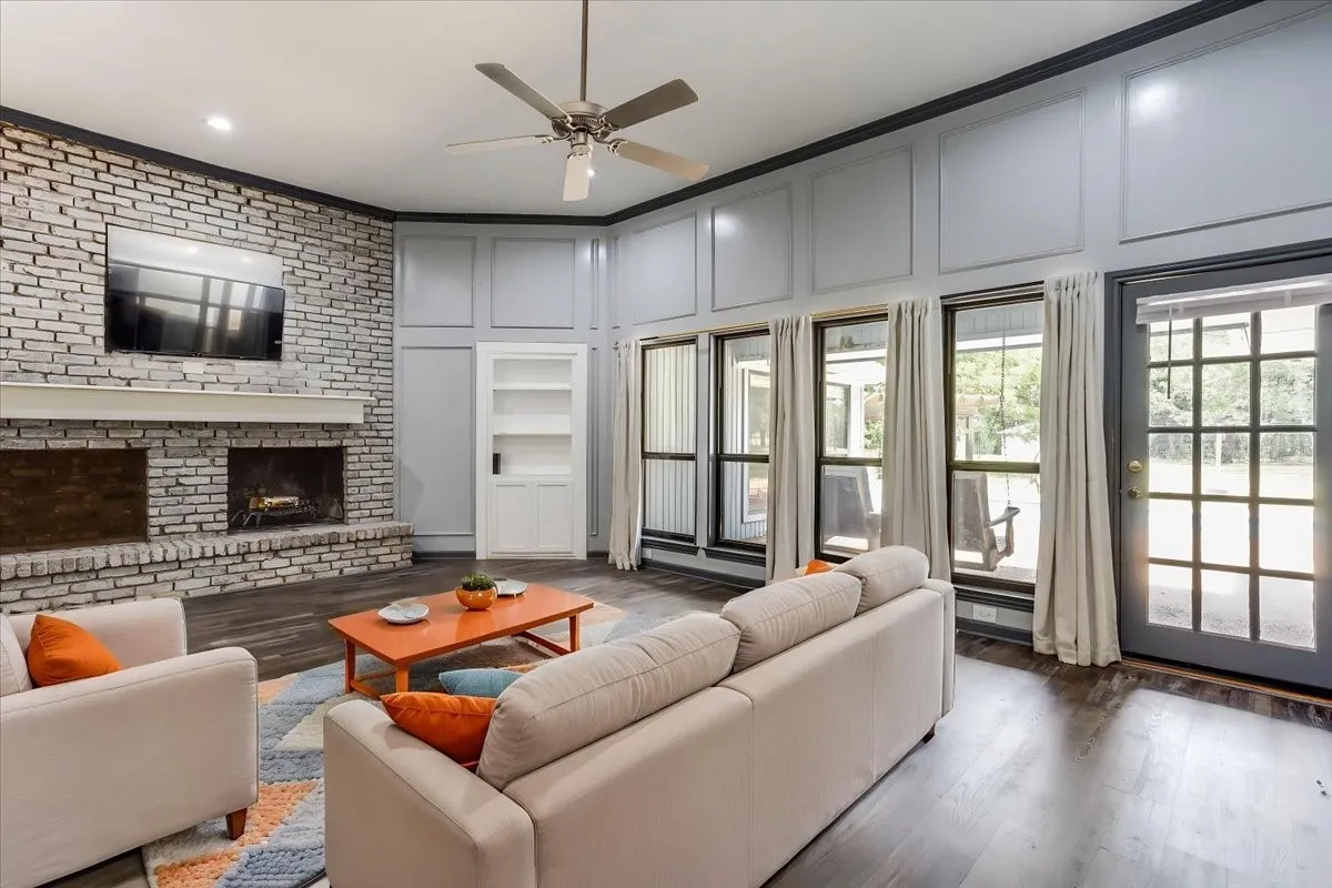 Single Family Residence For Sale in Kaufman County , 190 Robinson Road, Combine, Texas 75159, 4 Bedroom, 3 Bathroom, 4 Garage spaces, 2,306 Sqft, built in 1984, mls#21324783, Real Estate Agent in Combine, Homes For Sale in Kaufman county, Homes For Sale in Combine, Realtor in Combine Texas, Real Estate Brokerage Independent Realty Texas, Luminita Cordes Realtor