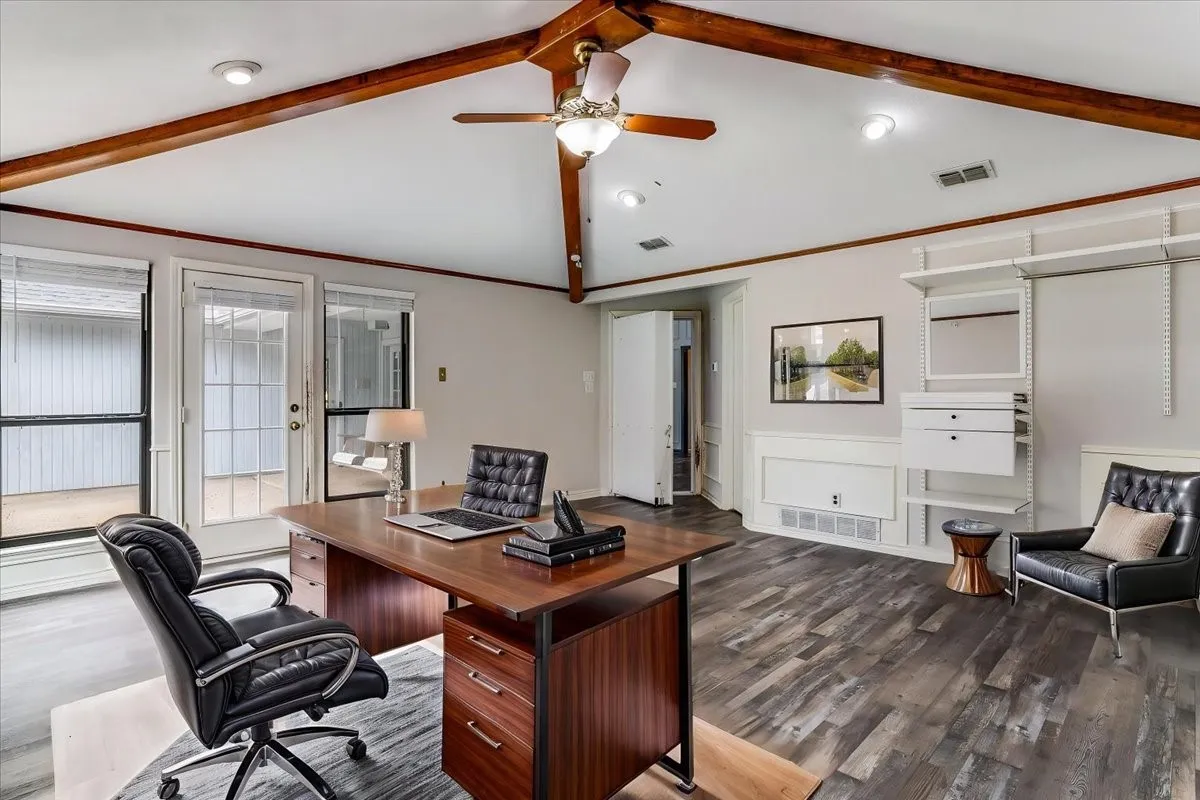 room behind murphy door. virtual stage an office as an option
