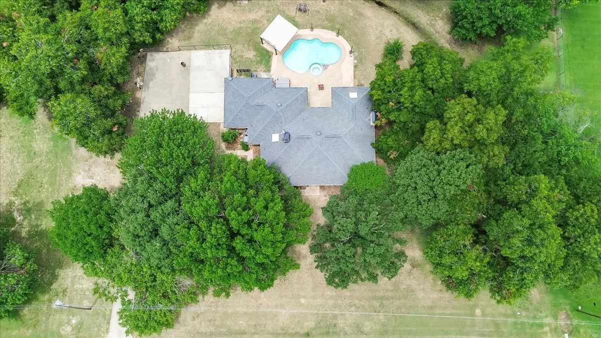 Single Family Residence For Sale in Kaufman County , 190 Robinson Road, Combine, Texas 75159, 4 Bedroom, 3 Bathroom, 4 Garage spaces, 2,306 Sqft, built in 1984, mls#21324783, Real Estate Agent in Combine, Homes For Sale in Kaufman county, Homes For Sale in Combine, Realtor in Combine Texas, Real Estate Brokerage Independent Realty Texas, Luminita Cordes Realtor