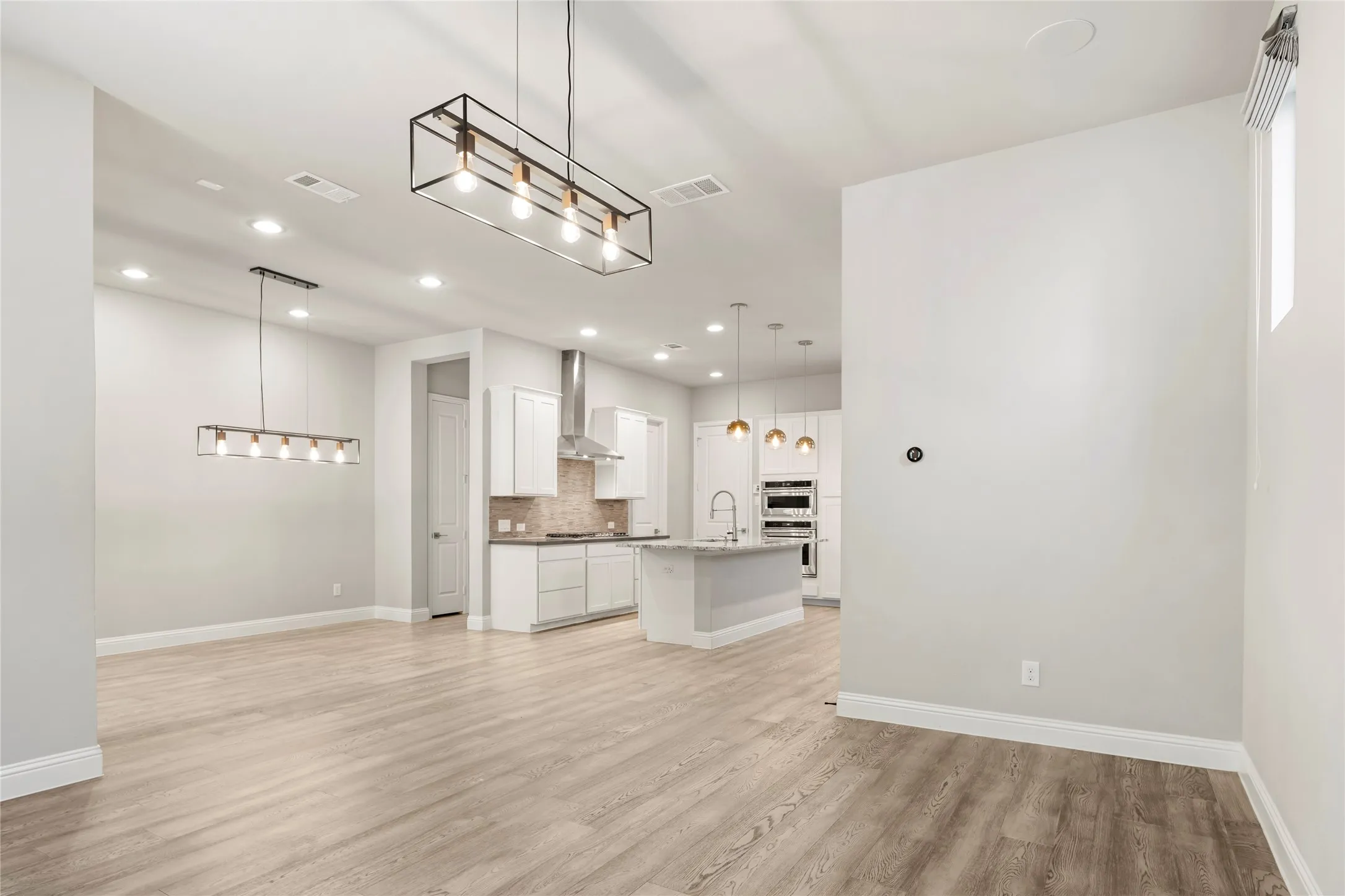 Townhouse For Sale in Collin County , 8145 Snapdragon Way, Dallas, Texas 75252, 3 Bedrooms, 3 Bathrooms, 2 Garage spaces, 1,934 Sqft, built in 2017, Price $495,000, mls#21332036, Real Estate Agent in Dallas, Homes For Sale in Collin county, Homes For Sale in Dallas, Realtor in Dallas Texas, Real Estate Brokerage Independent Realty Texas, Luminita Cordes Realtor
