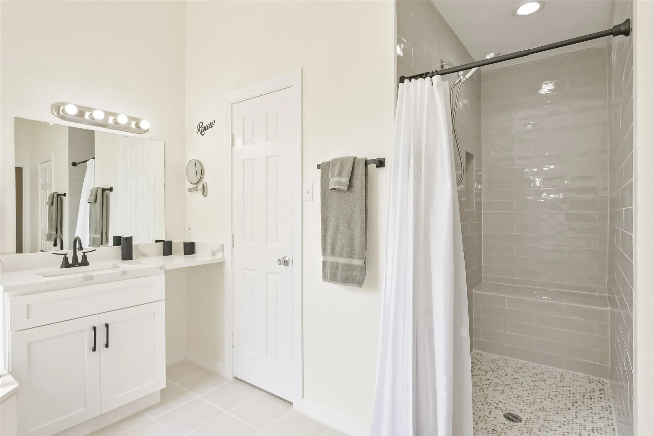 Single Family Residence For Rent in Tarrant County , 2735 Water Oak Drive, Grand Prairie, Texas 75052, 5 Bedroom, 4 Bathroom, 2 Garage spaces, 3,546 Sqft, built in 2000, mls#21332487, Real Estate Agent in Grand Prairie, Homes For Rent in Tarrant county, Homes For Rent in Grand Prairie, Realtor in Grand Prairie Texas, Real Estate Brokerage Independent Realty Texas, Luminita Cordes Realtor
