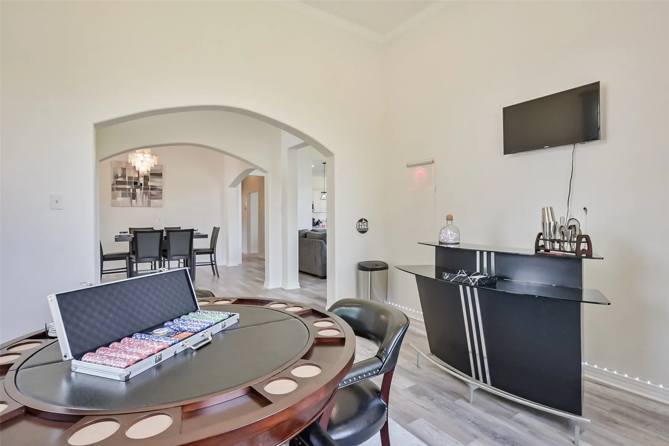 Single Family Residence For Rent in Tarrant County , 2735 Water Oak Drive, Grand Prairie, Texas 75052, 5 Bedroom, 4 Bathroom, 2 Garage spaces, 3,546 Sqft, built in 2000, mls#21332487, Real Estate Agent in Grand Prairie, Homes For Rent in Tarrant county, Homes For Rent in Grand Prairie, Realtor in Grand Prairie Texas, Real Estate Brokerage Independent Realty Texas, Luminita Cordes Realtor