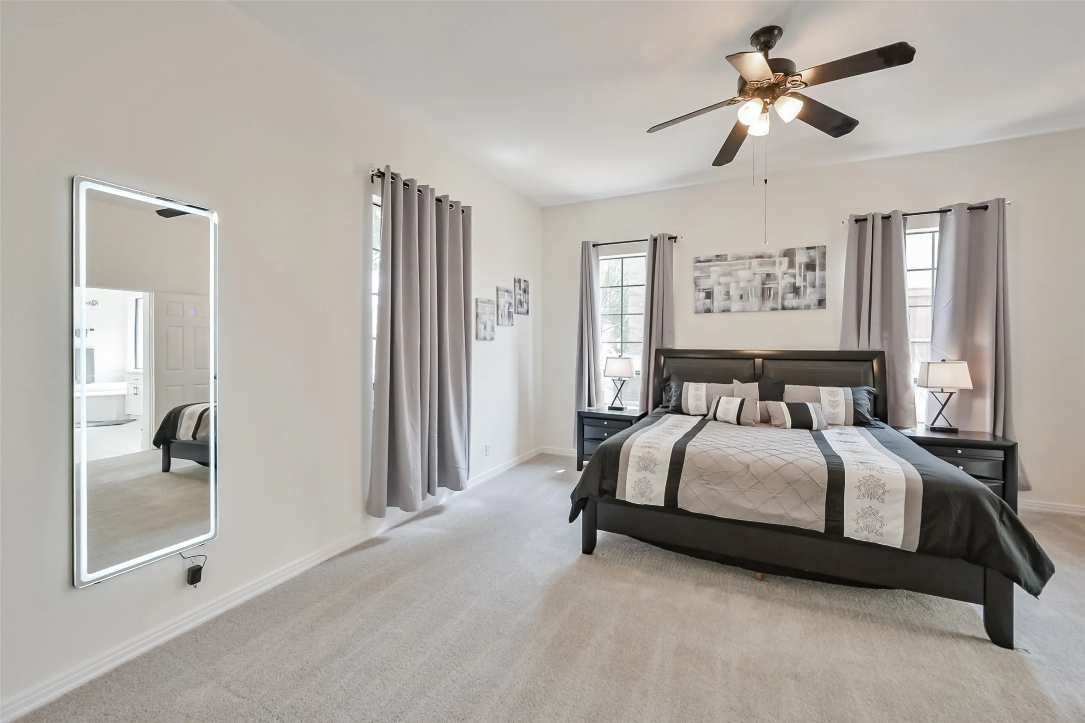 Single Family Residence For Rent in Tarrant County , 2735 Water Oak Drive, Grand Prairie, Texas 75052, 5 Bedroom, 4 Bathroom, 2 Garage spaces, 3,546 Sqft, built in 2000, mls#21332487, Real Estate Agent in Grand Prairie, Homes For Rent in Tarrant county, Homes For Rent in Grand Prairie, Realtor in Grand Prairie Texas, Real Estate Brokerage Independent Realty Texas, Luminita Cordes Realtor