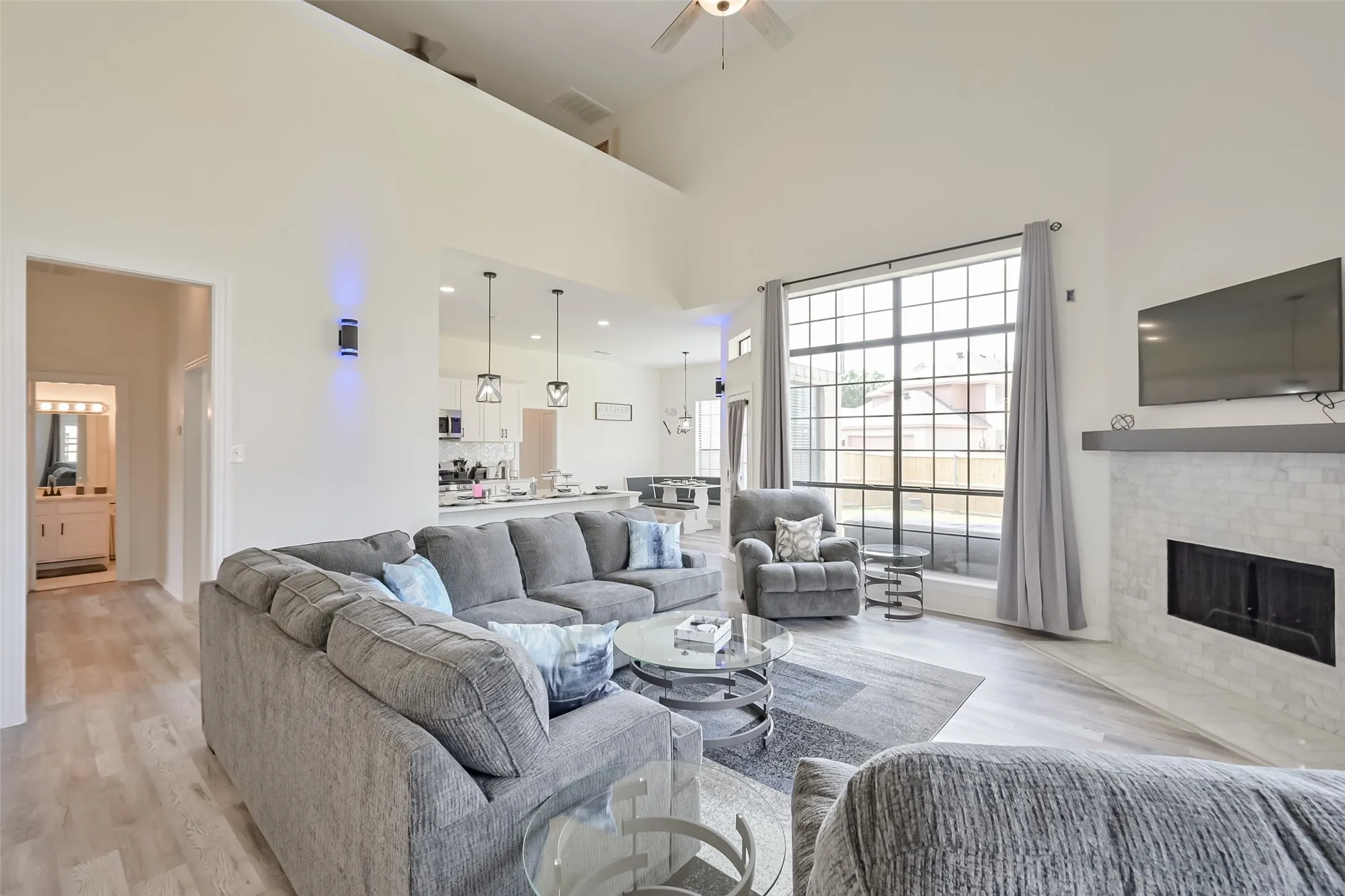 Single Family Residence For Rent in Tarrant County , 2735 Water Oak Drive, Grand Prairie, Texas 75052, 5 Bedroom, 4 Bathroom, 2 Garage spaces, 3,546 Sqft, built in 2000, mls#21332487, Real Estate Agent in Grand Prairie, Homes For Rent in Tarrant county, Homes For Rent in Grand Prairie, Realtor in Grand Prairie Texas, Real Estate Brokerage Independent Realty Texas, Luminita Cordes Realtor