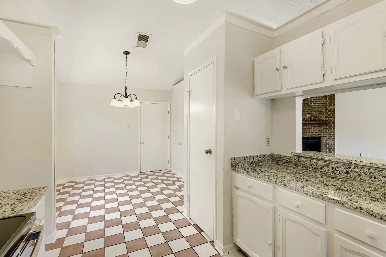 Single Family Residence For Sale in Tarrant County , 314 Sandlewood Lane, Euless, Texas 76039, 3 Bedroom, 2 Bathroom, 2 Garage spaces, 1,688 Sqft, built in 1984, mls#21330432, Real Estate Agent in Euless, Homes For Sale in Tarrant county, Homes For Sale in Euless, Realtor in Euless Texas, Real Estate Brokerage Independent Realty Texas, Luminita Cordes Realtor