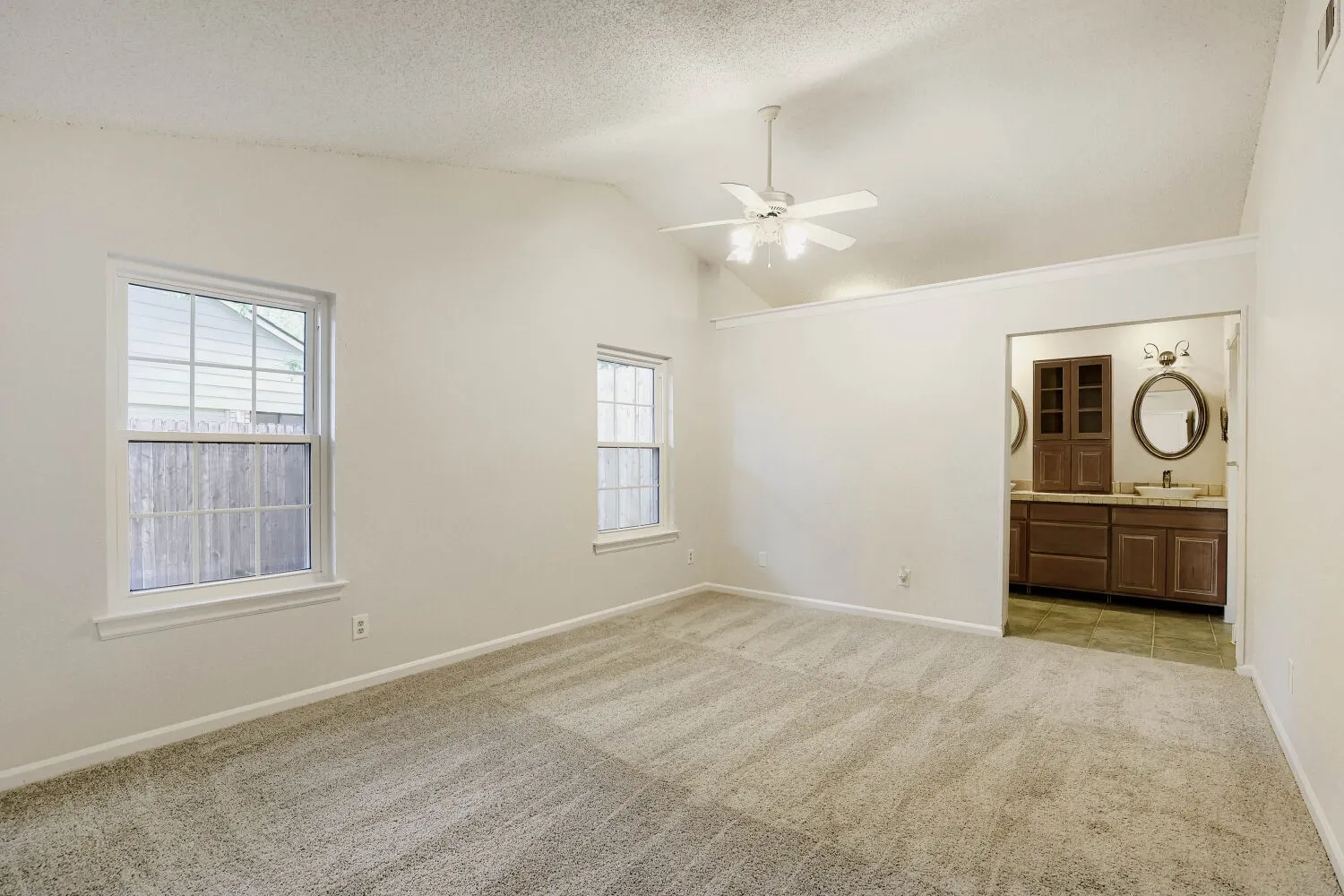 Single Family Residence For Sale in Tarrant County , 314 Sandlewood Lane, Euless, Texas 76039, 3 Bedroom, 2 Bathroom, 2 Garage spaces, 1,688 Sqft, built in 1984, mls#21330432, Real Estate Agent in Euless, Homes For Sale in Tarrant county, Homes For Sale in Euless, Realtor in Euless Texas, Real Estate Brokerage Independent Realty Texas, Luminita Cordes Realtor