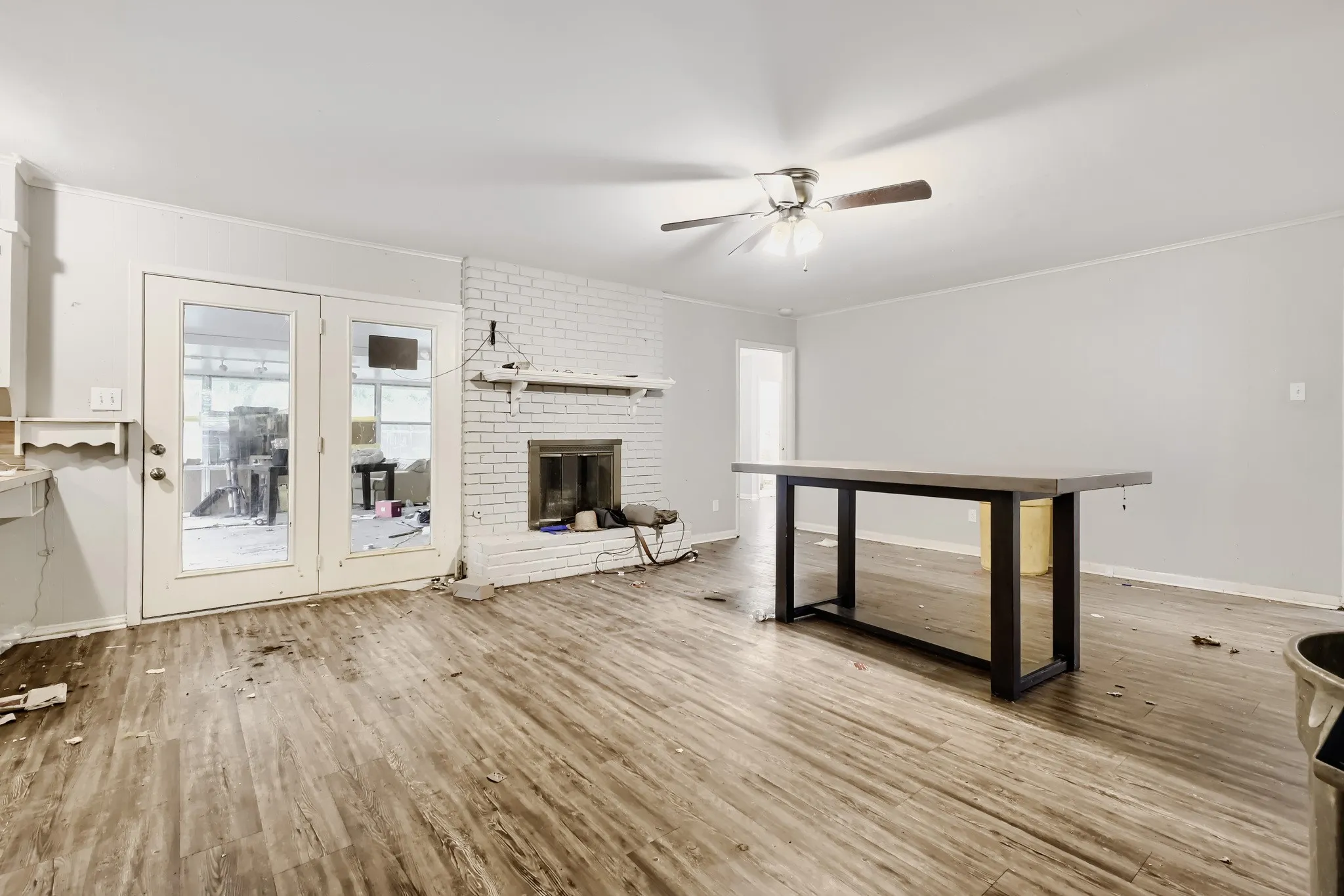 Single Family Residence For Sale in Tarrant County , 1205 Duane Street, Benbrook, Texas 76126, 3 Bedroom, 2 Bathroom, 2 Garage spaces, 1,727 Sqft, built in 1966, mls#21330268, Real Estate Agent in Benbrook, Homes For Sale in Tarrant county, Homes For Sale in Benbrook, Realtor in Benbrook Texas, Real Estate Brokerage Independent Realty Texas, Luminita Cordes Realtor