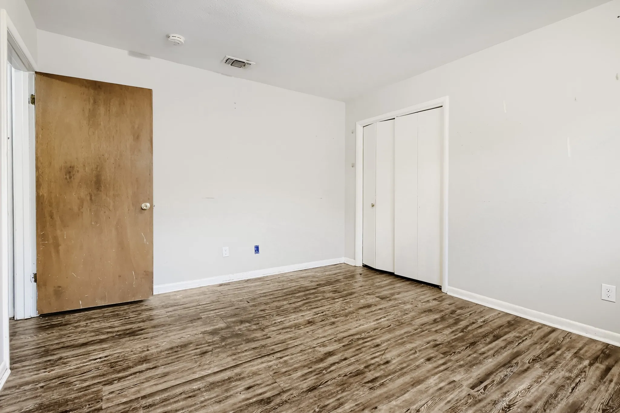 Single Family Residence For Sale in Tarrant County , 1205 Duane Street, Benbrook, Texas 76126, 3 Bedroom, 2 Bathroom, 2 Garage spaces, 1,727 Sqft, built in 1966, mls#21330268, Real Estate Agent in Benbrook, Homes For Sale in Tarrant county, Homes For Sale in Benbrook, Realtor in Benbrook Texas, Real Estate Brokerage Independent Realty Texas, Luminita Cordes Realtor