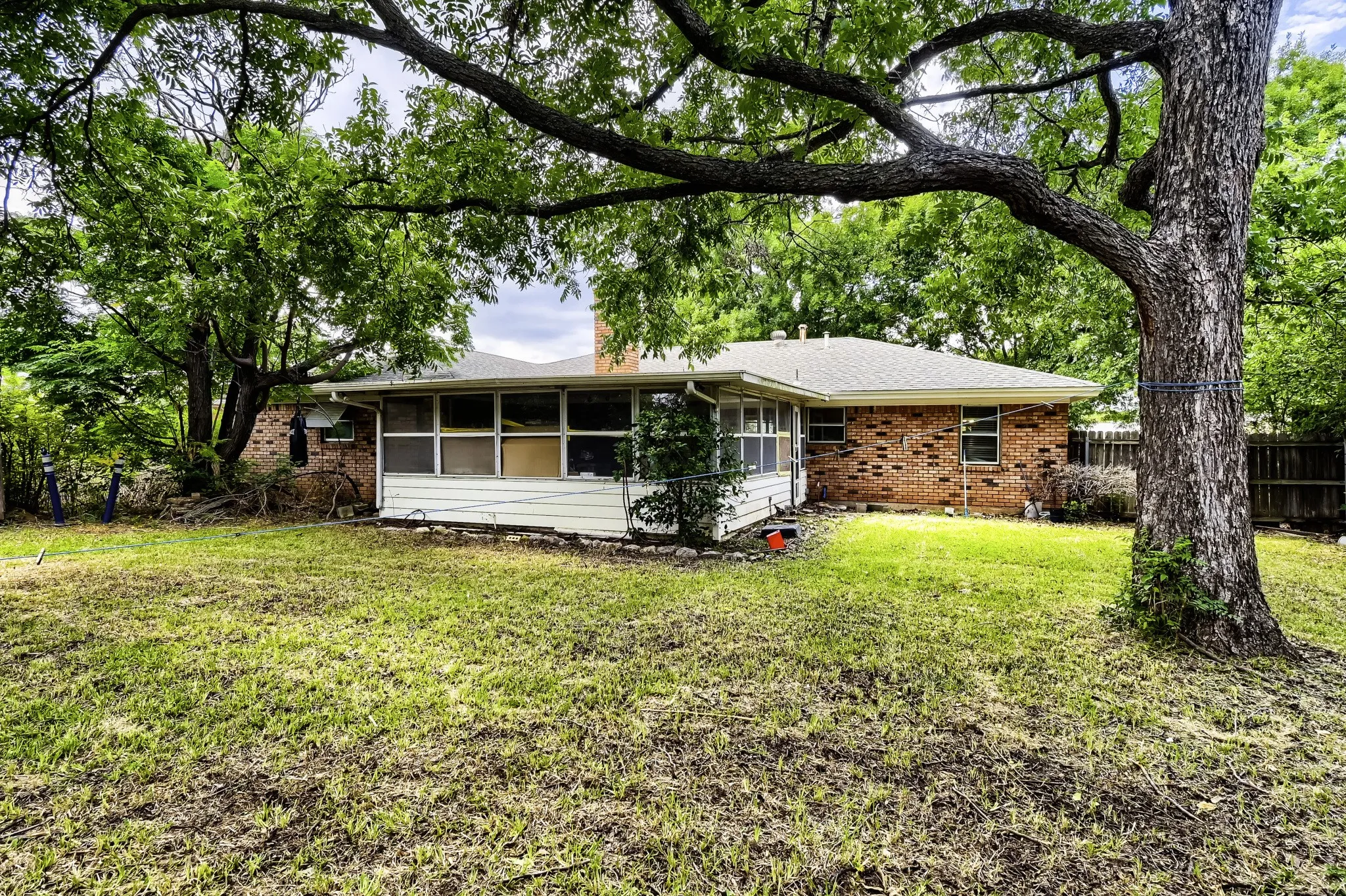 Single Family Residence For Sale in Tarrant County , 1205 Duane Street, Benbrook, Texas 76126, 3 Bedroom, 2 Bathroom, 2 Garage spaces, 1,727 Sqft, built in 1966, mls#21330268, Real Estate Agent in Benbrook, Homes For Sale in Tarrant county, Homes For Sale in Benbrook, Realtor in Benbrook Texas, Real Estate Brokerage Independent Realty Texas, Luminita Cordes Realtor