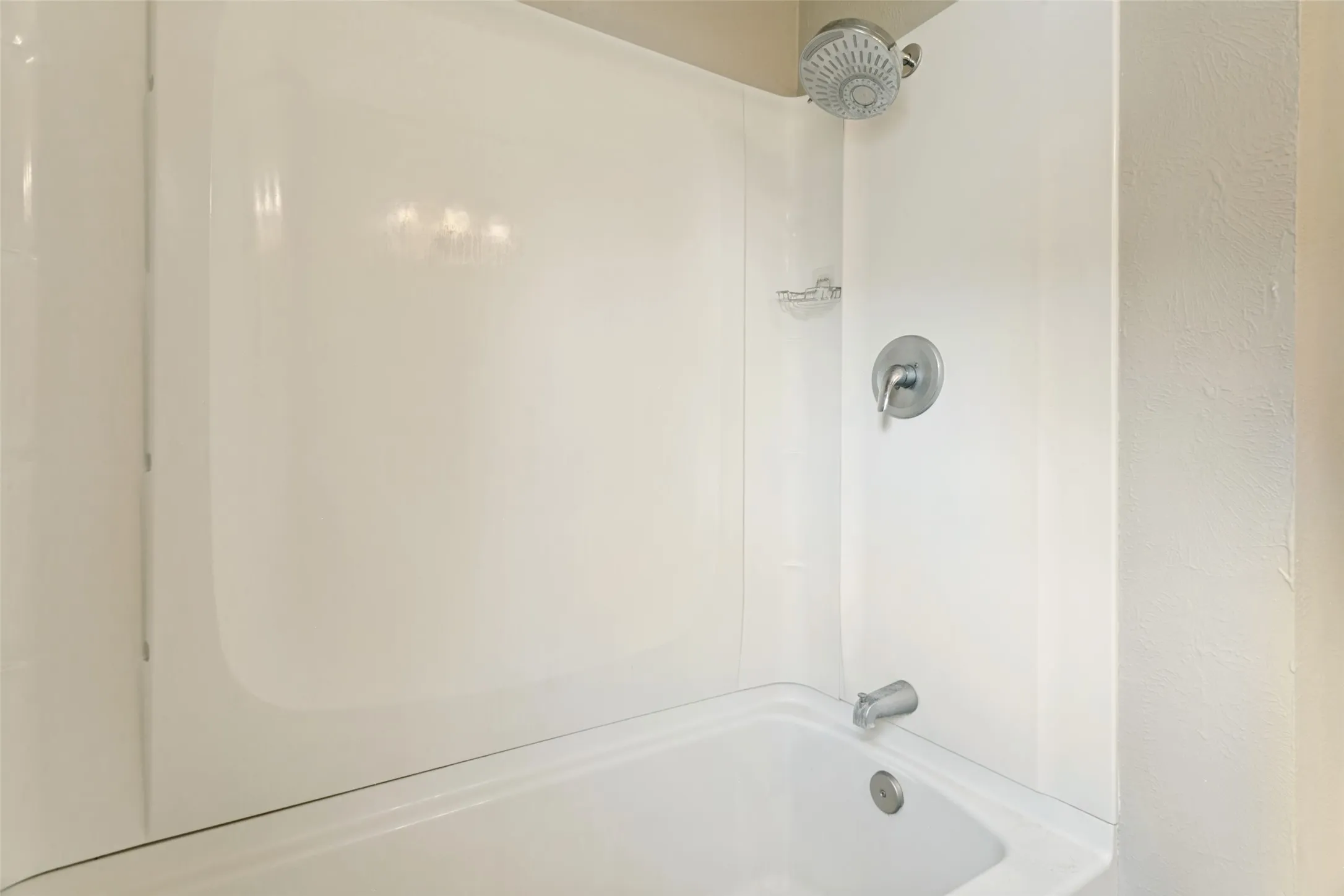 Single Family Residence For Rent in Tarrant County , 4808 Sherwood Drive, River Oaks, Texas 76114, 2 Bedroom, 1 Bathroom, Garage spaces, 790 Sqft, built in 1943, mls#21331174, Real Estate Agent in River Oaks, Homes For Rent in Tarrant county, Homes For Rent in River Oaks, Realtor in River Oaks Texas, Real Estate Brokerage Independent Realty Texas, Luminita Cordes Realtor