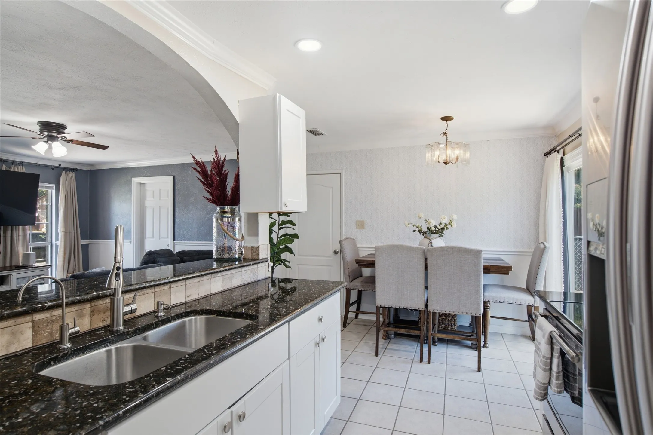 Single Family Residence For Sale in Tarrant County , 2326 Idlewood Drive, Arlington, Texas 76014, 4 Bedroom, 2 Bathroom, Garage spaces, 1,332 Sqft, built in 1981, mls#21331474, Real Estate Agent in Arlington, Homes For Sale in Tarrant county, Homes For Sale in Arlington, Realtor in Arlington Texas, Real Estate Brokerage Independent Realty Texas, Luminita Cordes Realtor