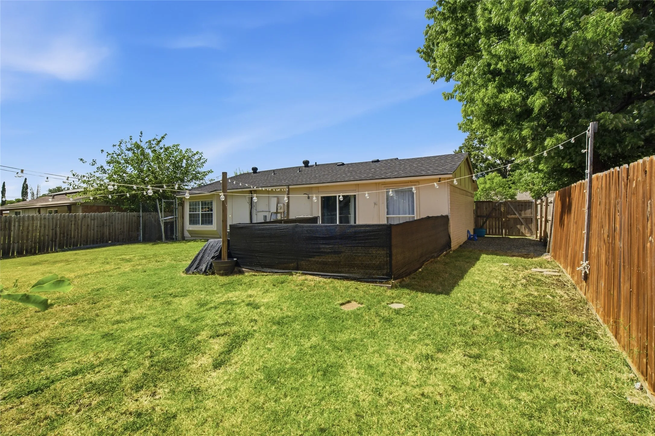 Single Family Residence For Sale in Tarrant County , 2326 Idlewood Drive, Arlington, Texas 76014, 4 Bedroom, 2 Bathroom, Garage spaces, 1,332 Sqft, built in 1981, mls#21331474, Real Estate Agent in Arlington, Homes For Sale in Tarrant county, Homes For Sale in Arlington, Realtor in Arlington Texas, Real Estate Brokerage Independent Realty Texas, Luminita Cordes Realtor