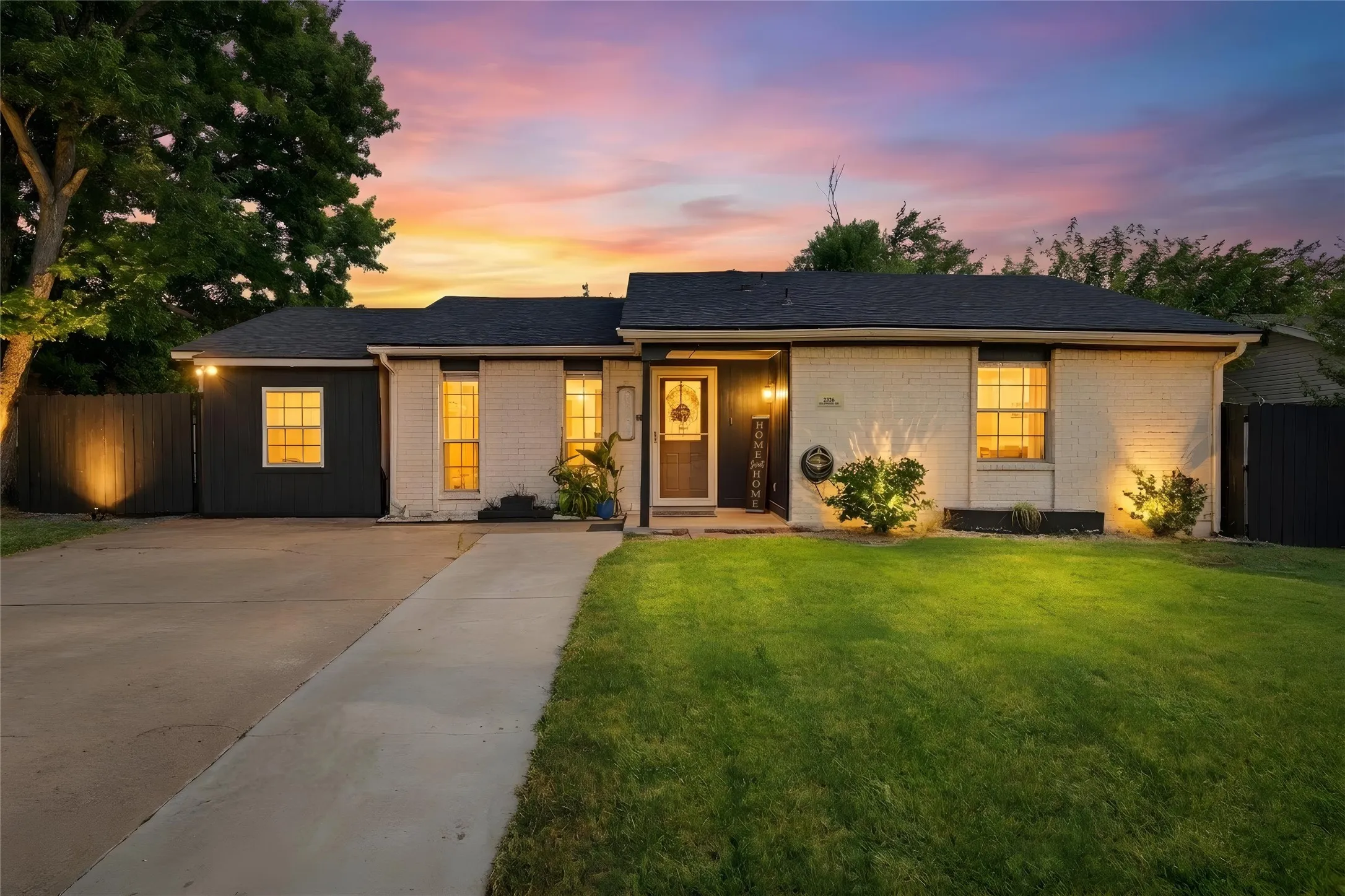 Single Family Residence For Sale in Tarrant County , 2326 Idlewood Drive, Arlington, Texas 76014, 4 Bedroom, 2 Bathroom, Garage spaces, 1,332 Sqft, built in 1981, mls#21331474, Real Estate Agent in Arlington, Homes For Sale in Tarrant county, Homes For Sale in Arlington, Realtor in Arlington Texas, Real Estate Brokerage Independent Realty Texas, Luminita Cordes Realtor