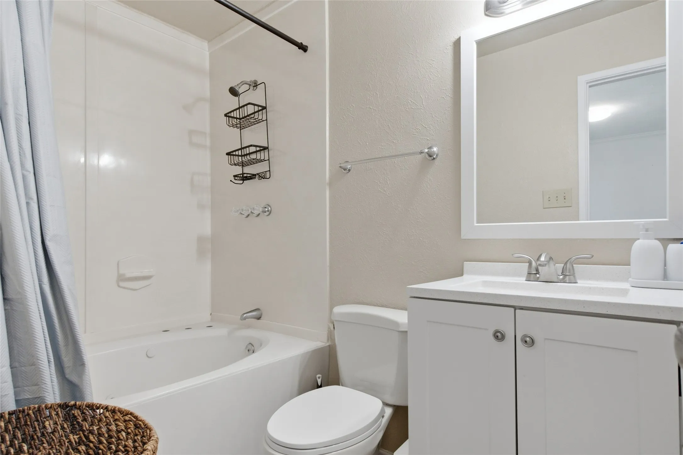 Single Family Residence For Sale in Tarrant County , 2326 Idlewood Drive, Arlington, Texas 76014, 4 Bedroom, 2 Bathroom, Garage spaces, 1,332 Sqft, built in 1981, mls#21331474, Real Estate Agent in Arlington, Homes For Sale in Tarrant county, Homes For Sale in Arlington, Realtor in Arlington Texas, Real Estate Brokerage Independent Realty Texas, Luminita Cordes Realtor
