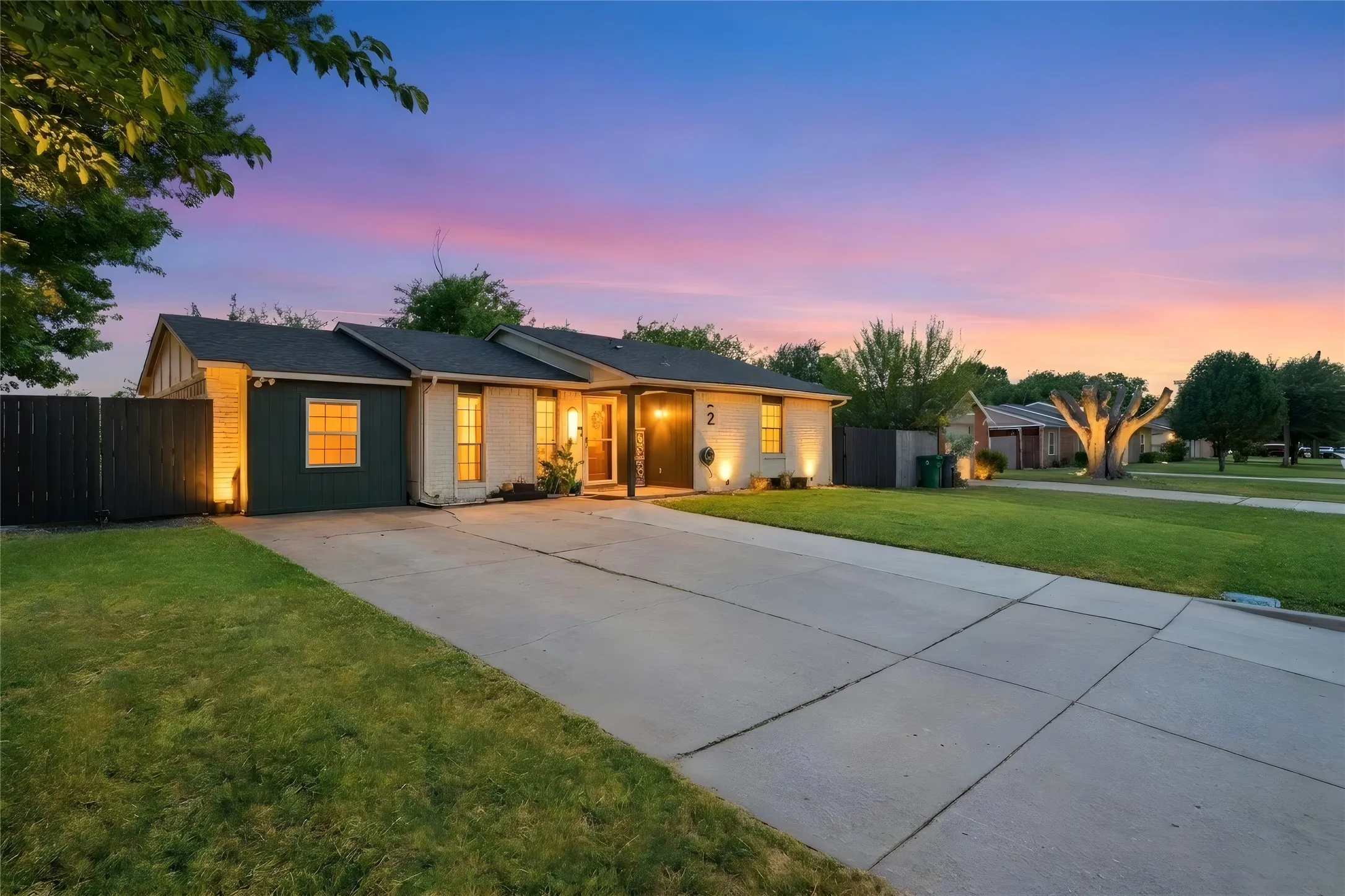 Single Family Residence For Sale in Tarrant County , 2326 Idlewood Drive, Arlington, Texas 76014, 4 Bedroom, 2 Bathroom, Garage spaces, 1,332 Sqft, built in 1981, mls#21331474, Real Estate Agent in Arlington, Homes For Sale in Tarrant county, Homes For Sale in Arlington, Realtor in Arlington Texas, Real Estate Brokerage Independent Realty Texas, Luminita Cordes Realtor