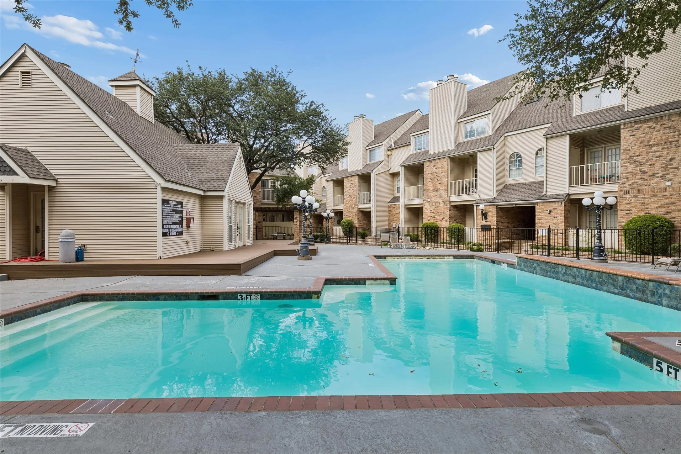 Condominium For Sale in Dallas County , 5325 Bent Tree Forest Drive 2230, Dallas, Texas 75248, 1 Bedroom, 2 Bathroom, 1 Garage spaces, 1,028 Sqft, built in 1983, mls#21329803, Real Estate Agent in Dallas, Homes For Sale in Dallas county, Homes For Sale in Dallas, Realtor in Dallas Texas, Real Estate Brokerage Independent Realty Texas, Luminita Cordes Realtor