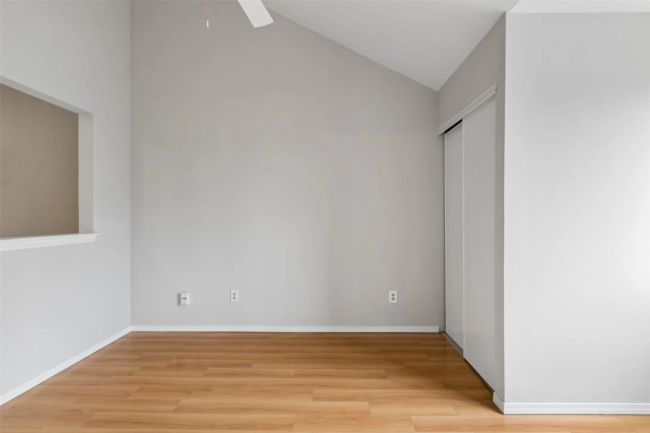 Condominium For Sale in Dallas County , 5325 Bent Tree Forest Drive 2230, Dallas, Texas 75248, 1 Bedroom, 2 Bathroom, 1 Garage spaces, 1,028 Sqft, built in 1983, mls#21329803, Real Estate Agent in Dallas, Homes For Sale in Dallas county, Homes For Sale in Dallas, Realtor in Dallas Texas, Real Estate Brokerage Independent Realty Texas, Luminita Cordes Realtor
