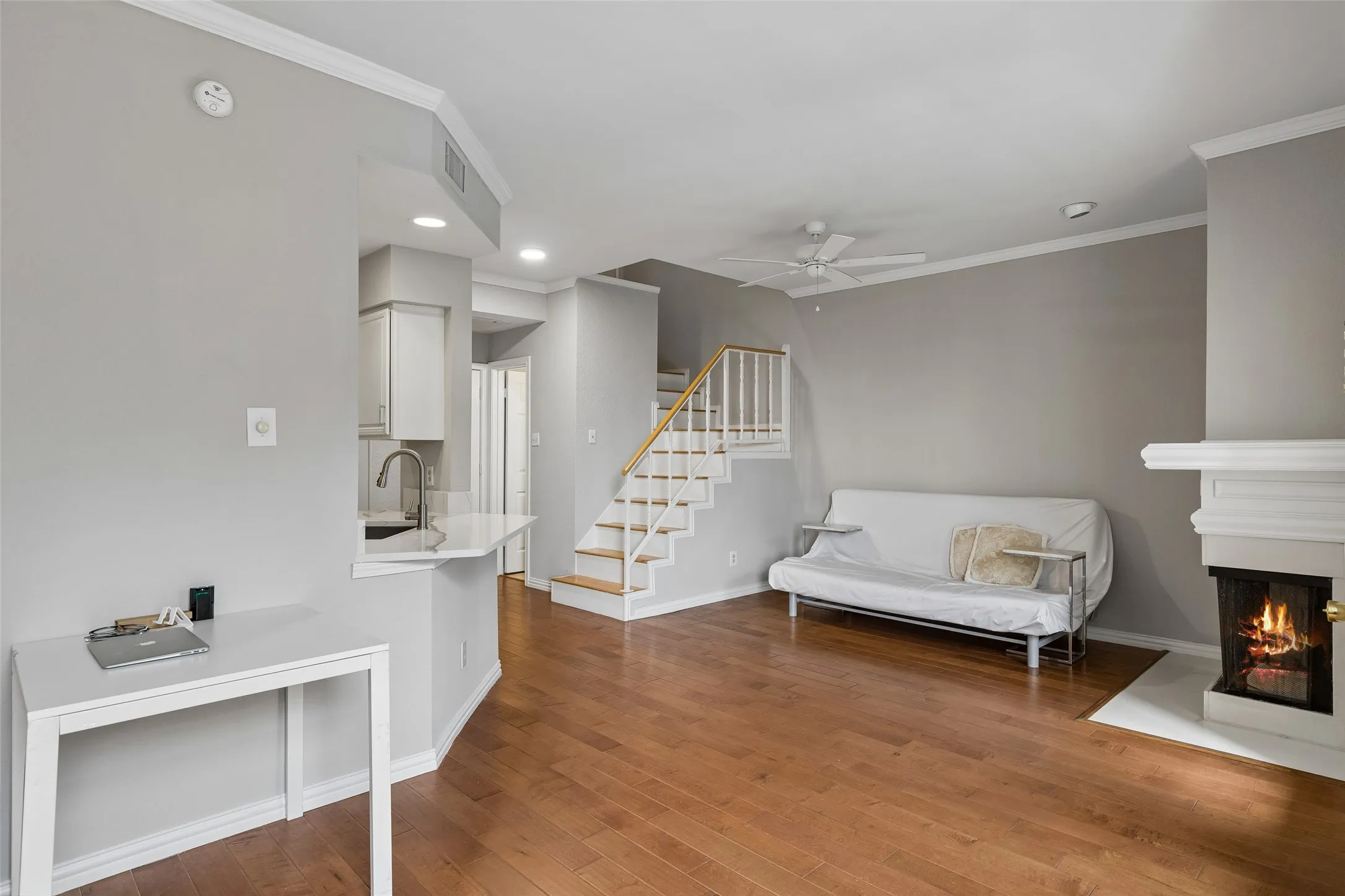 Condominium For Sale in Dallas County , 5325 Bent Tree Forest Drive 2230, Dallas, Texas 75248, 1 Bedroom, 2 Bathroom, 1 Garage spaces, 1,028 Sqft, built in 1983, mls#21329803, Real Estate Agent in Dallas, Homes For Sale in Dallas county, Homes For Sale in Dallas, Realtor in Dallas Texas, Real Estate Brokerage Independent Realty Texas, Luminita Cordes Realtor