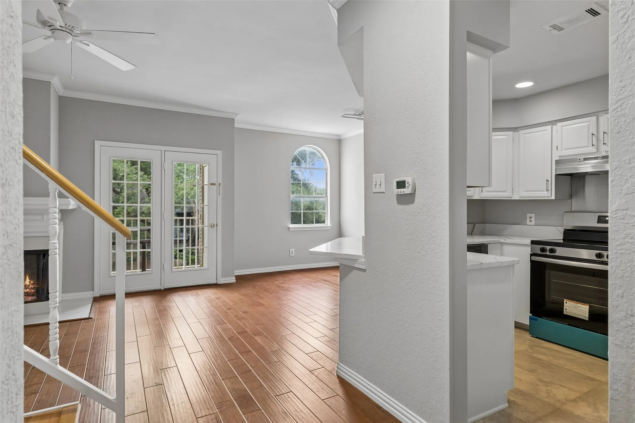 Condominium For Sale in Dallas County , 5325 Bent Tree Forest Drive 2230, Dallas, Texas 75248, 1 Bedroom, 2 Bathroom, 1 Garage spaces, 1,028 Sqft, built in 1983, mls#21329803, Real Estate Agent in Dallas, Homes For Sale in Dallas county, Homes For Sale in Dallas, Realtor in Dallas Texas, Real Estate Brokerage Independent Realty Texas, Luminita Cordes Realtor