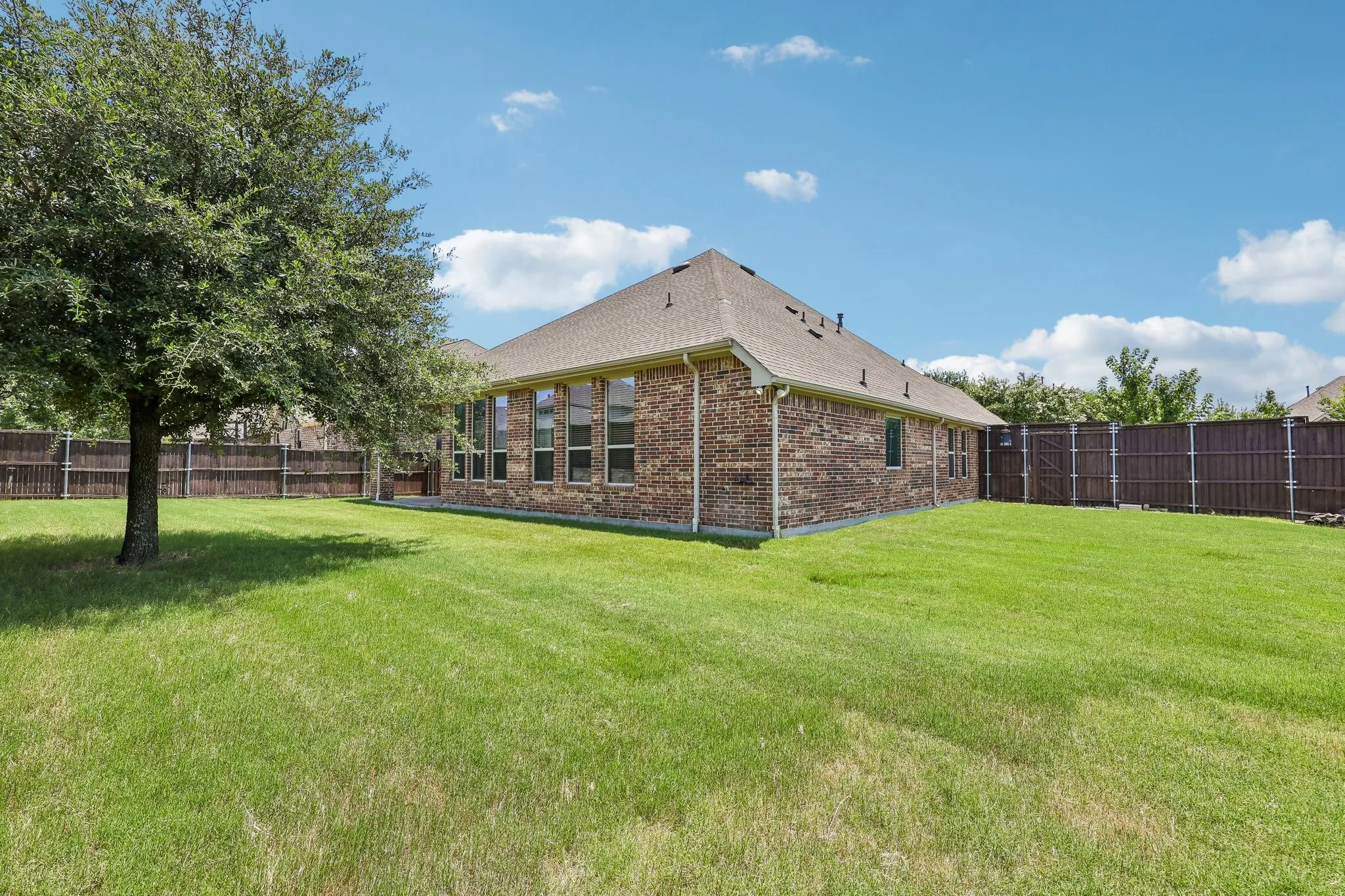 Single Family Residence For Sale in Collin County , 2721 Driftwood Creek Trail, Celina, Texas 75078, 4 Bedroom, 3 Bathroom, 2 Garage spaces, 2,564 Sqft, built in 2016, mls#21320304, Real Estate Agent in Celina, Homes For Sale in Collin county, Homes For Sale in Celina, Realtor in Celina Texas, Real Estate Brokerage Independent Realty Texas, Luminita Cordes Realtor